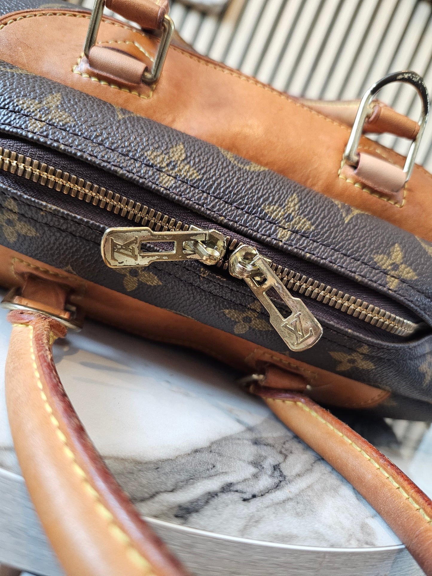 M47270 - Louis Vuitton Deauville bag i monogram kanvas.