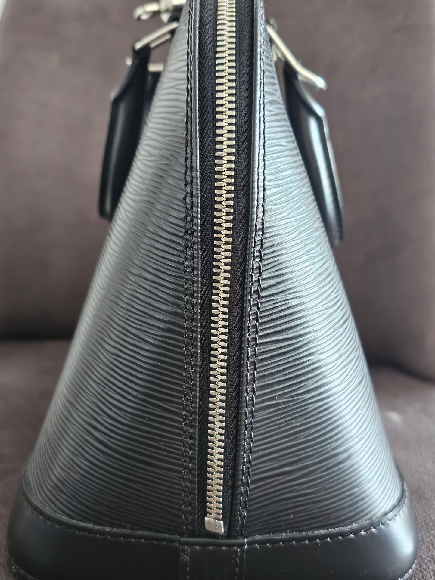 Louis Vuitton Alma PM, Black epi leather, SHW.