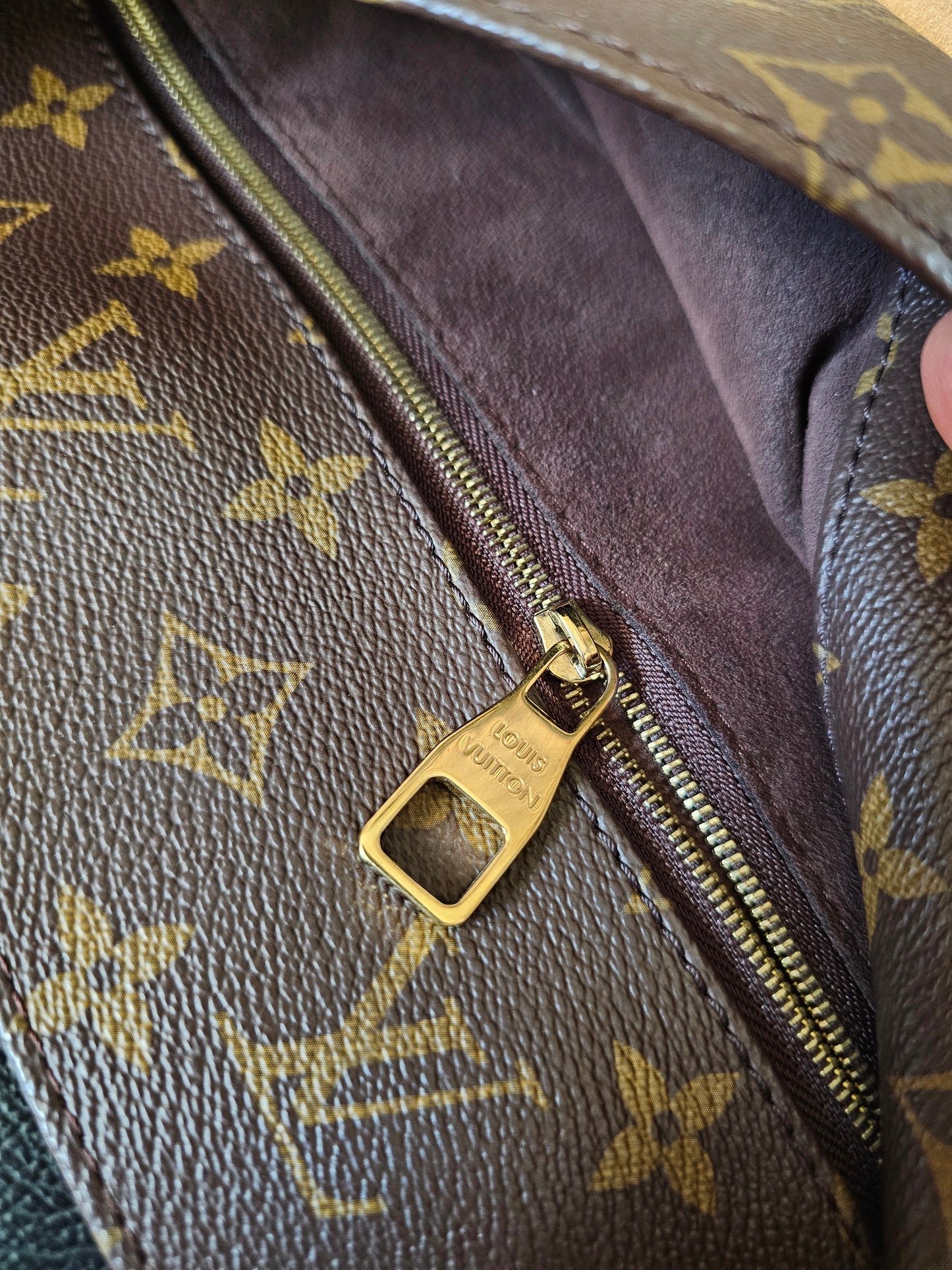 M40781 - Louis Vuitton Metis Hobo, monogram kanvas.