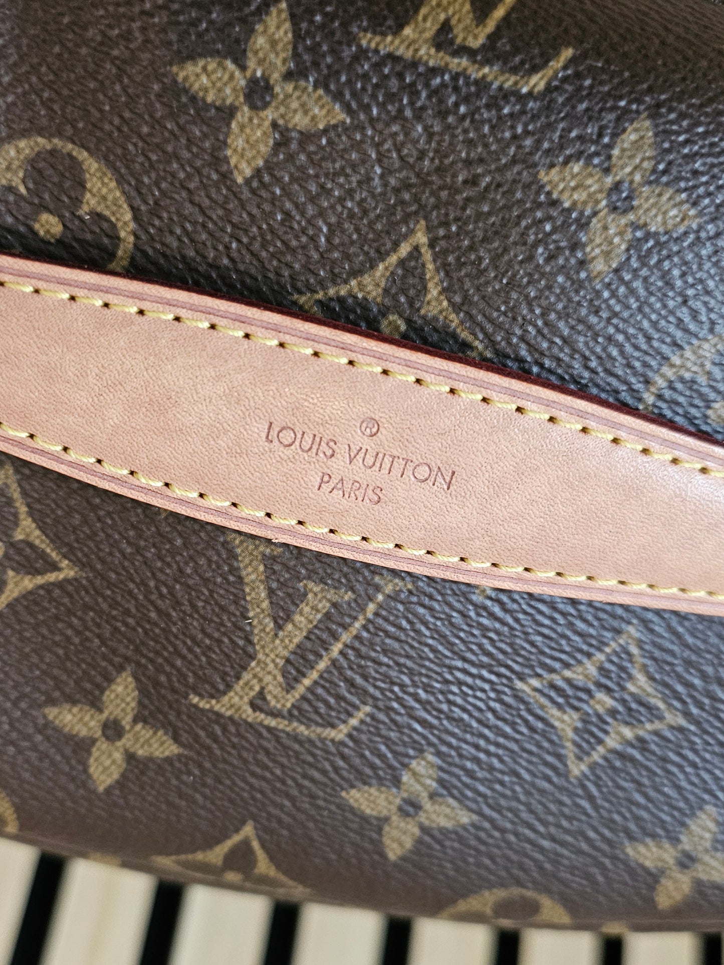M43644 - Louis Vuitton bag, bumbag in monogram kanvas.