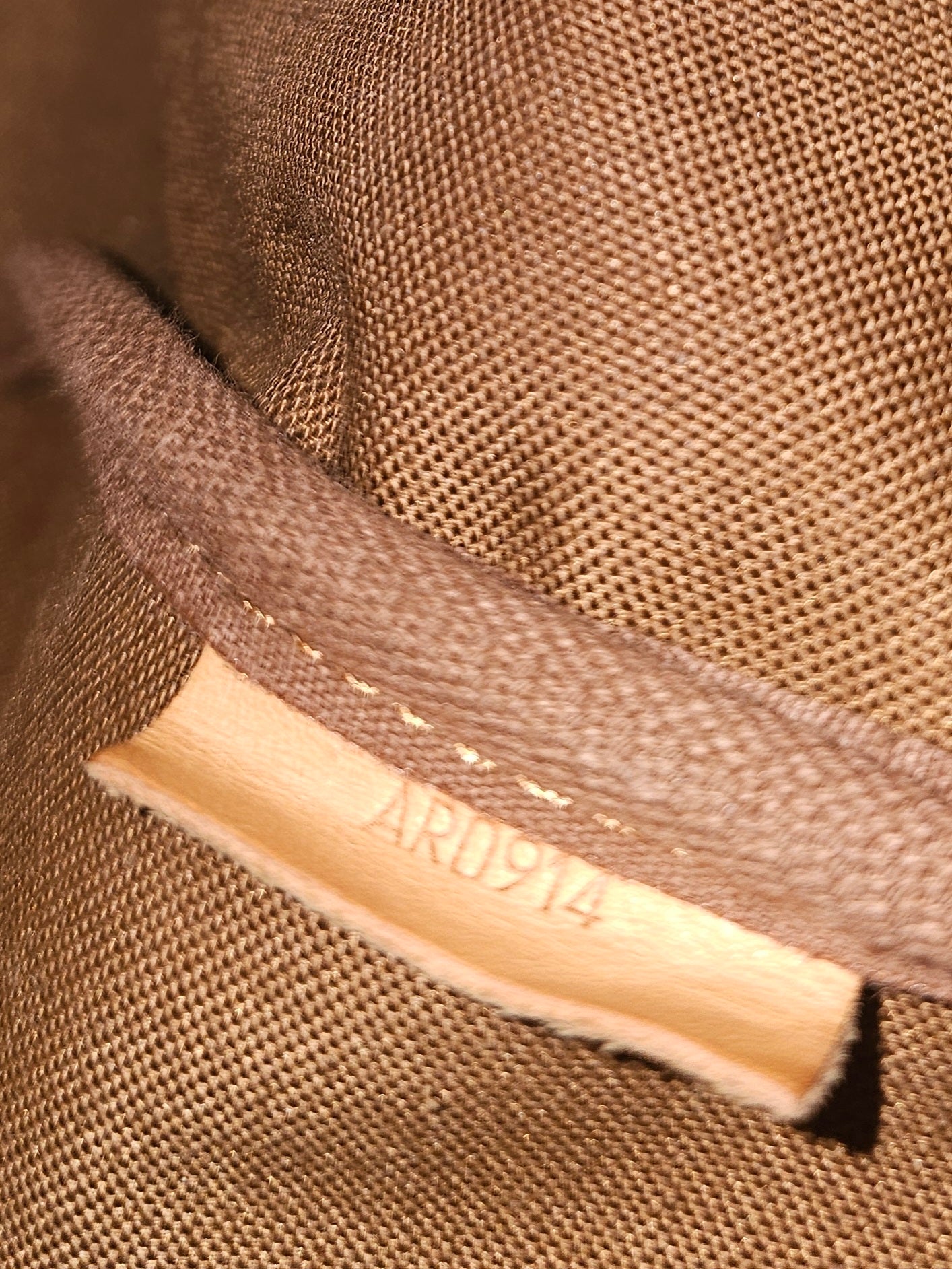 M42254 - Louis Vuitton bag, Saumur 35, MNG. Kanvas.