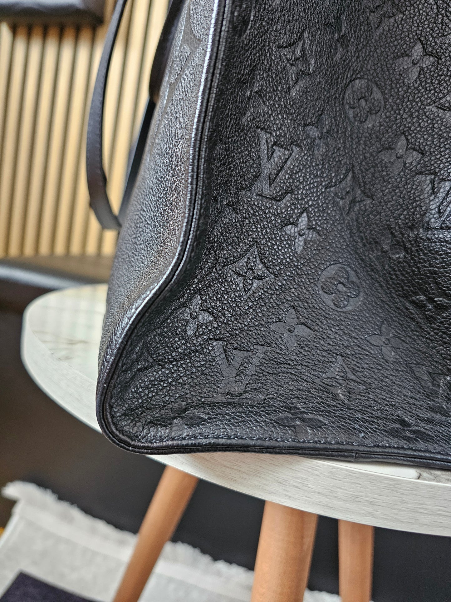 Onthego GM, black MNG empreinthe leather