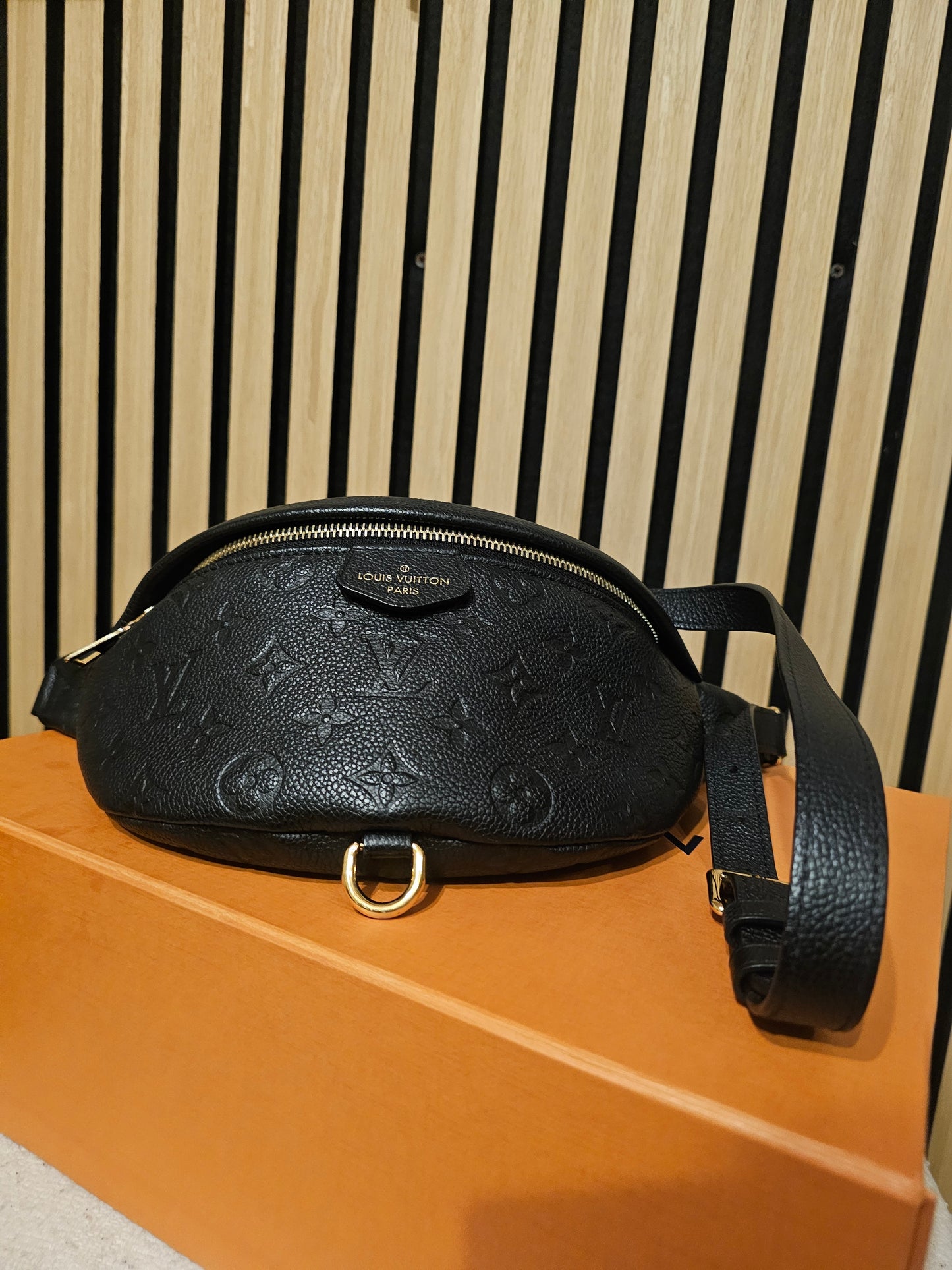 Louis Vuitton Bumbag, MNG.- Black Empreinte leather - M44812.