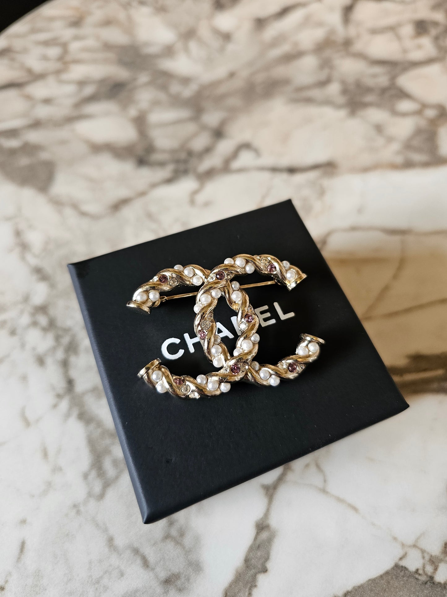 Chanel golden broche with pearls and stones
