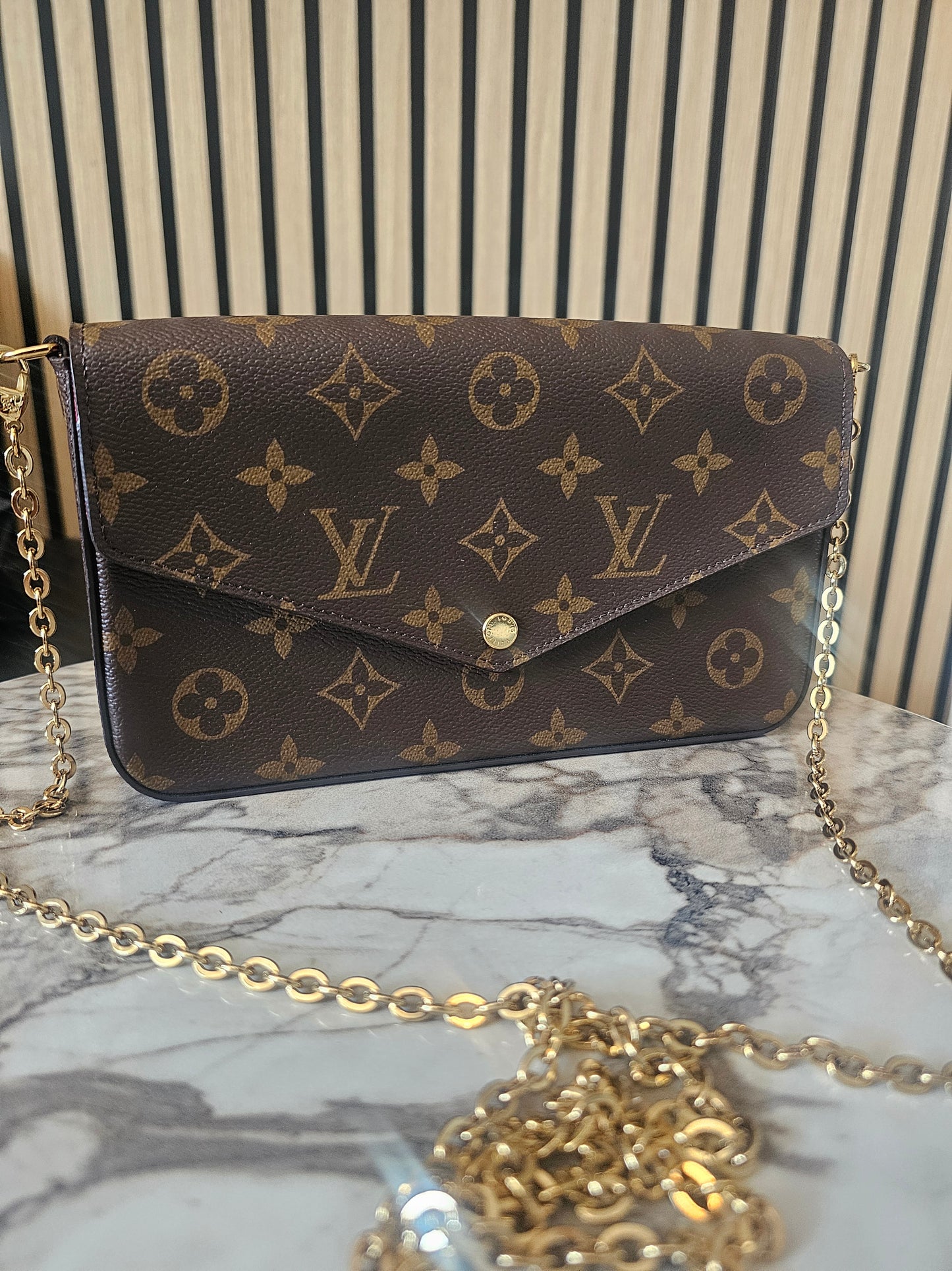 Felicie pochette i monogram kanvas.