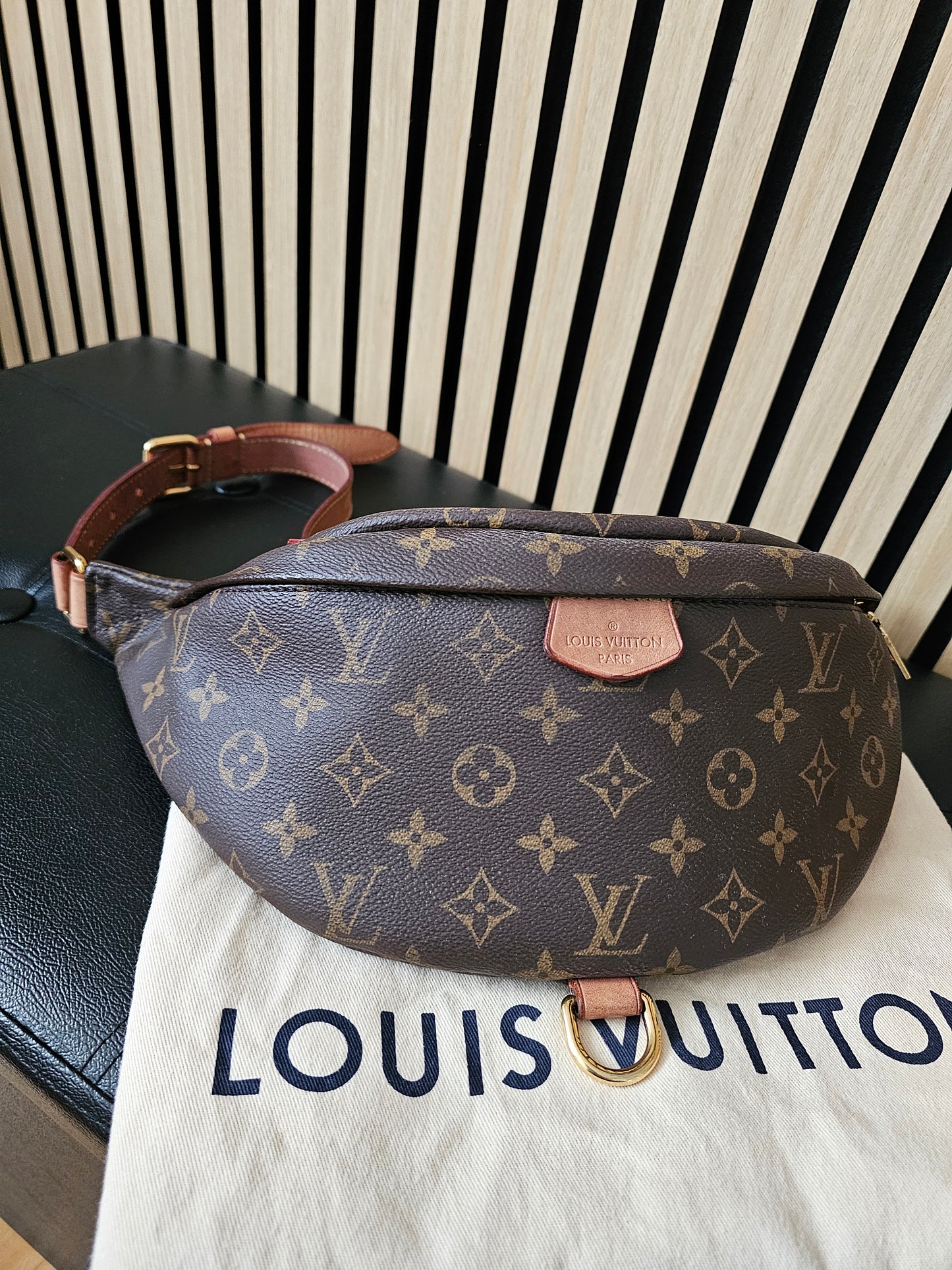 M43644 - Louis Vuitton bag, Bumbag, monogram kanvas.