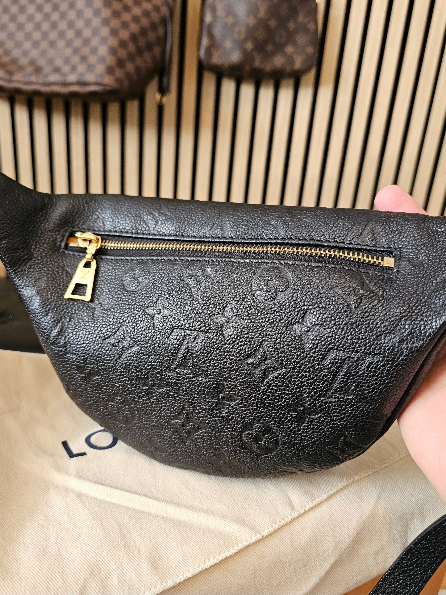 M44812 - Louis Vuitton Bumbag, MNG. Black empreinte leather.