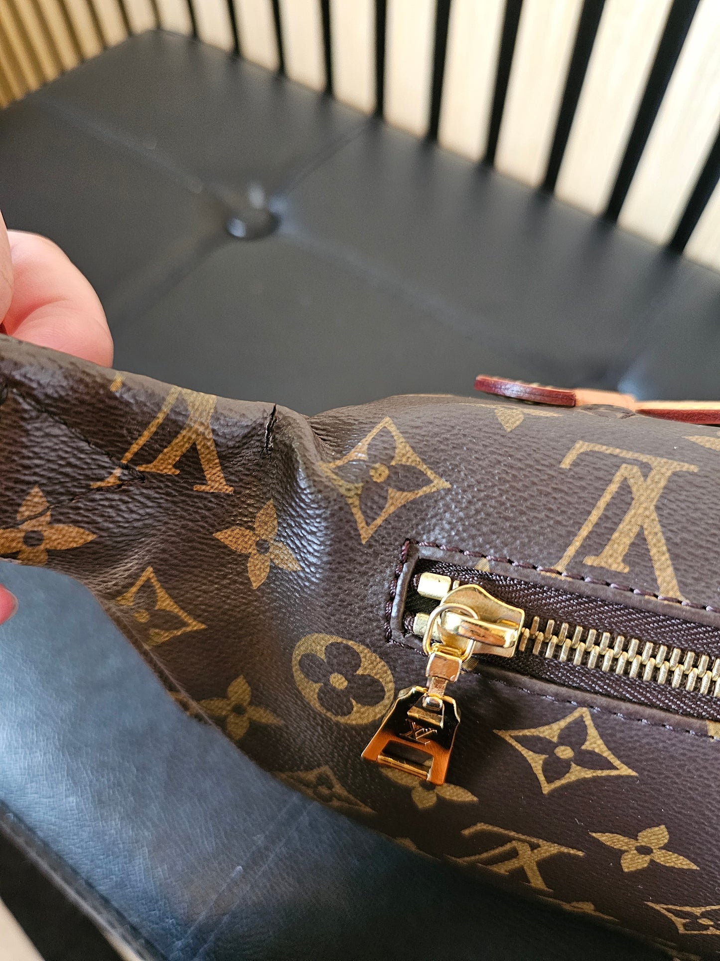 M43644 - Louis Vuitton Bumbag, MNG Kanvas.