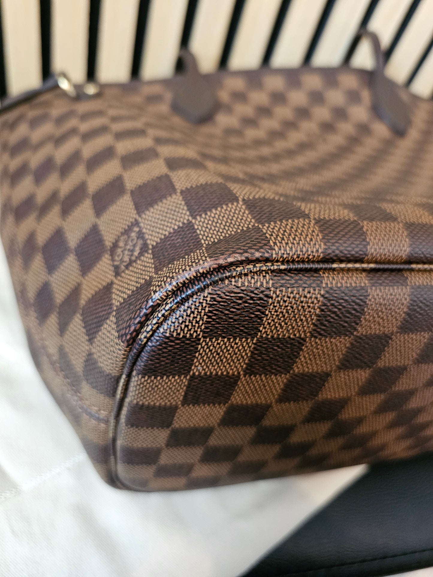 Louis Vuitton Neverfull MM, Damier ebene - Cerise.