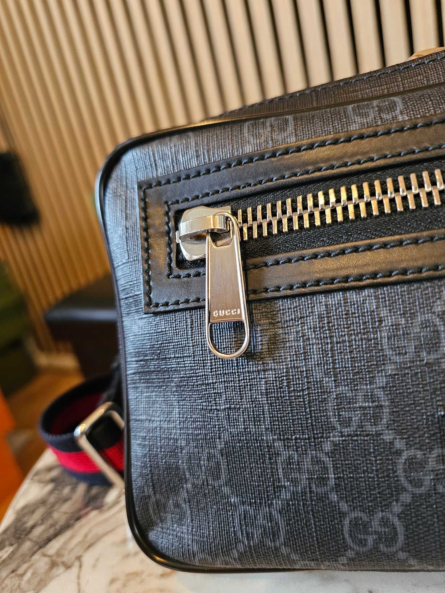 474293 - Gucci beltbag black GG supreme.