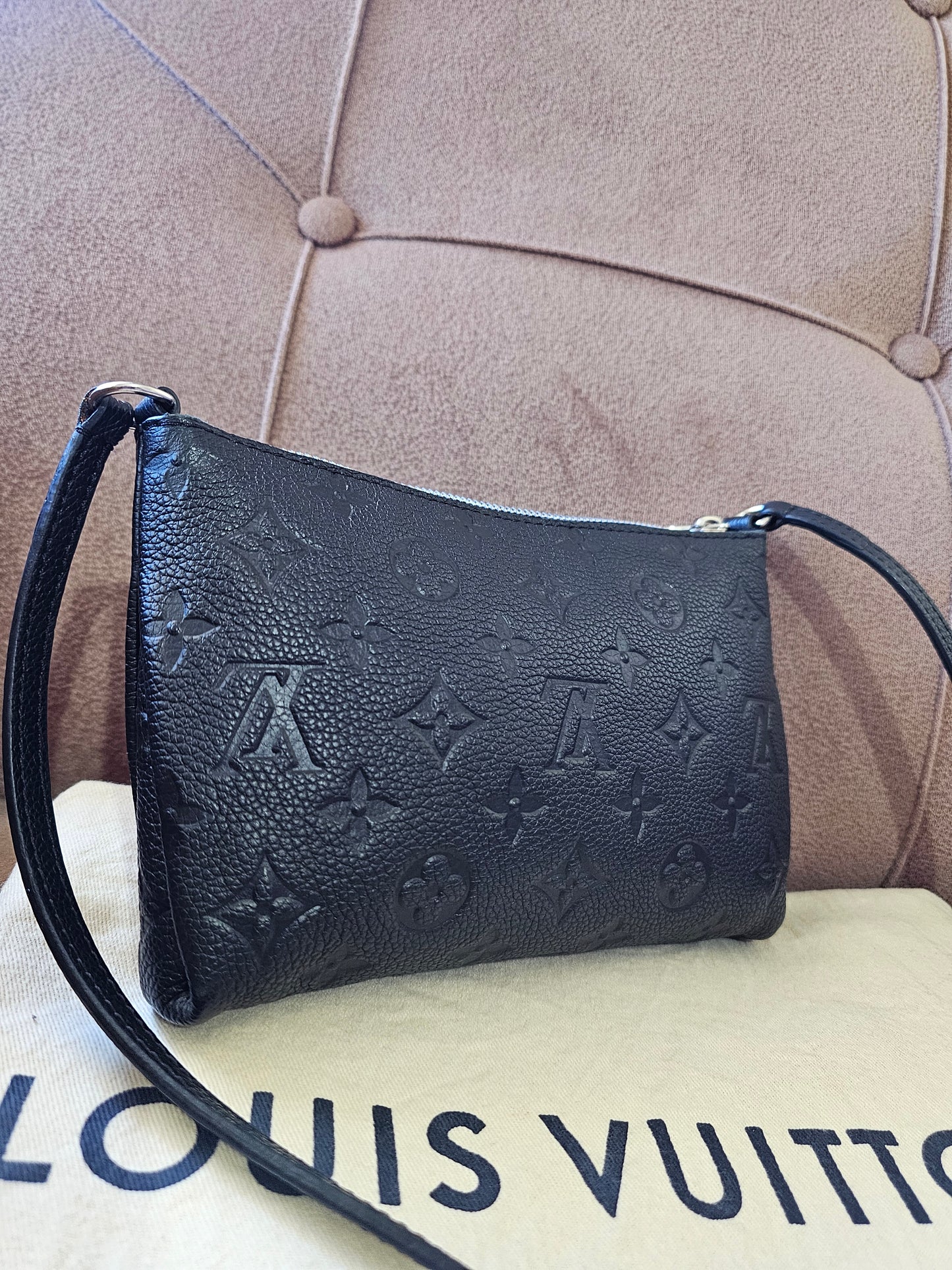 Louis Vuitton pallas bag in monogram empreinthe leather.