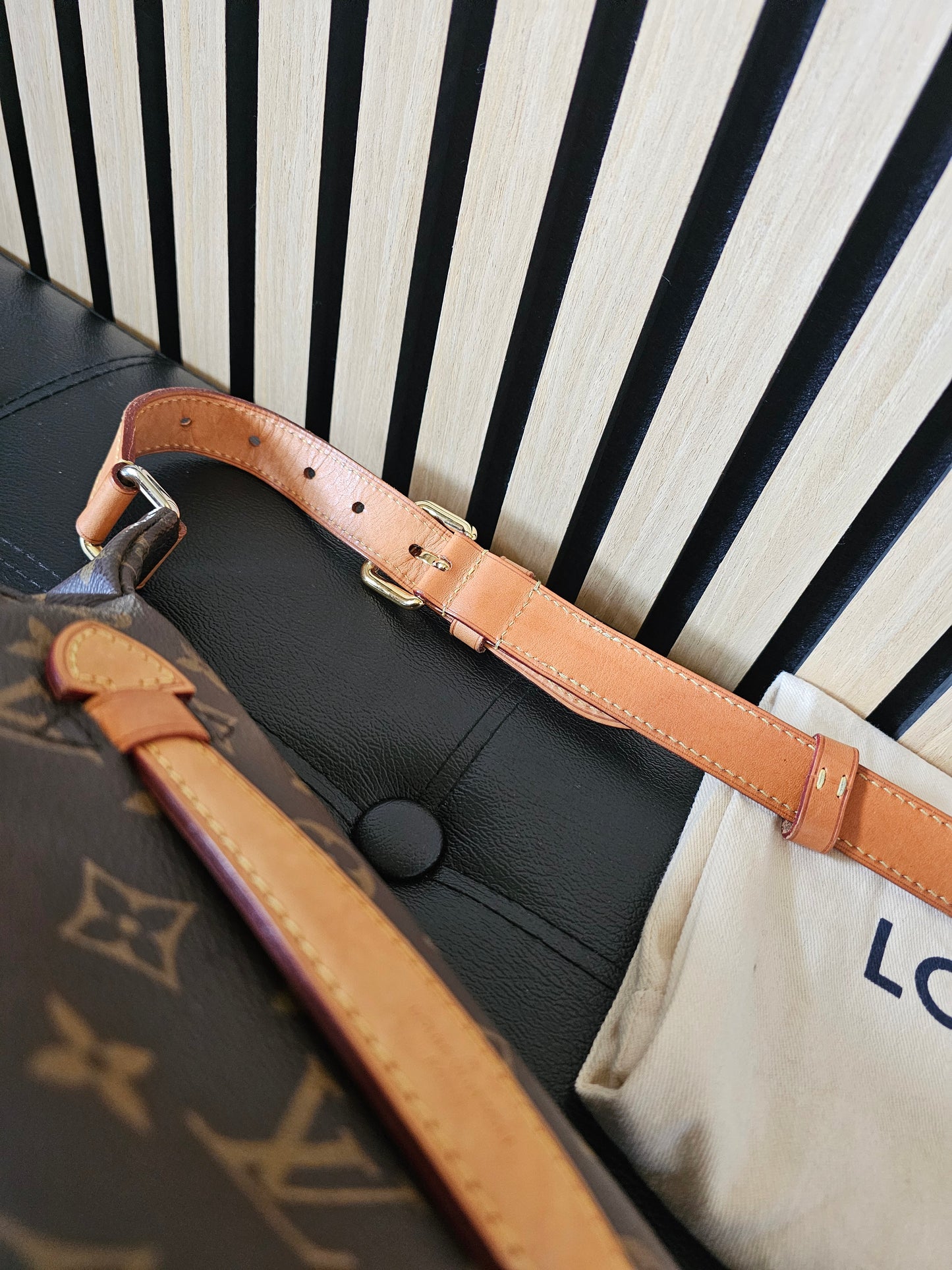 M43644 - Louis Vuitton Bumbag, MNG Kanvas.