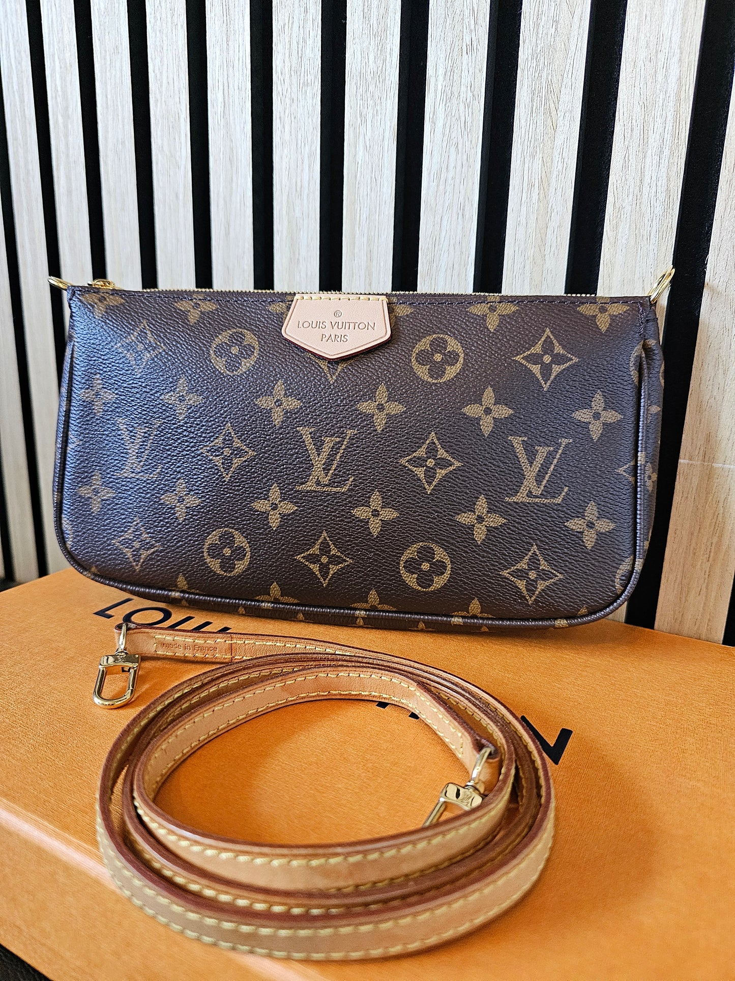 Louis Vuitton pochette accesories MNG kanvas.