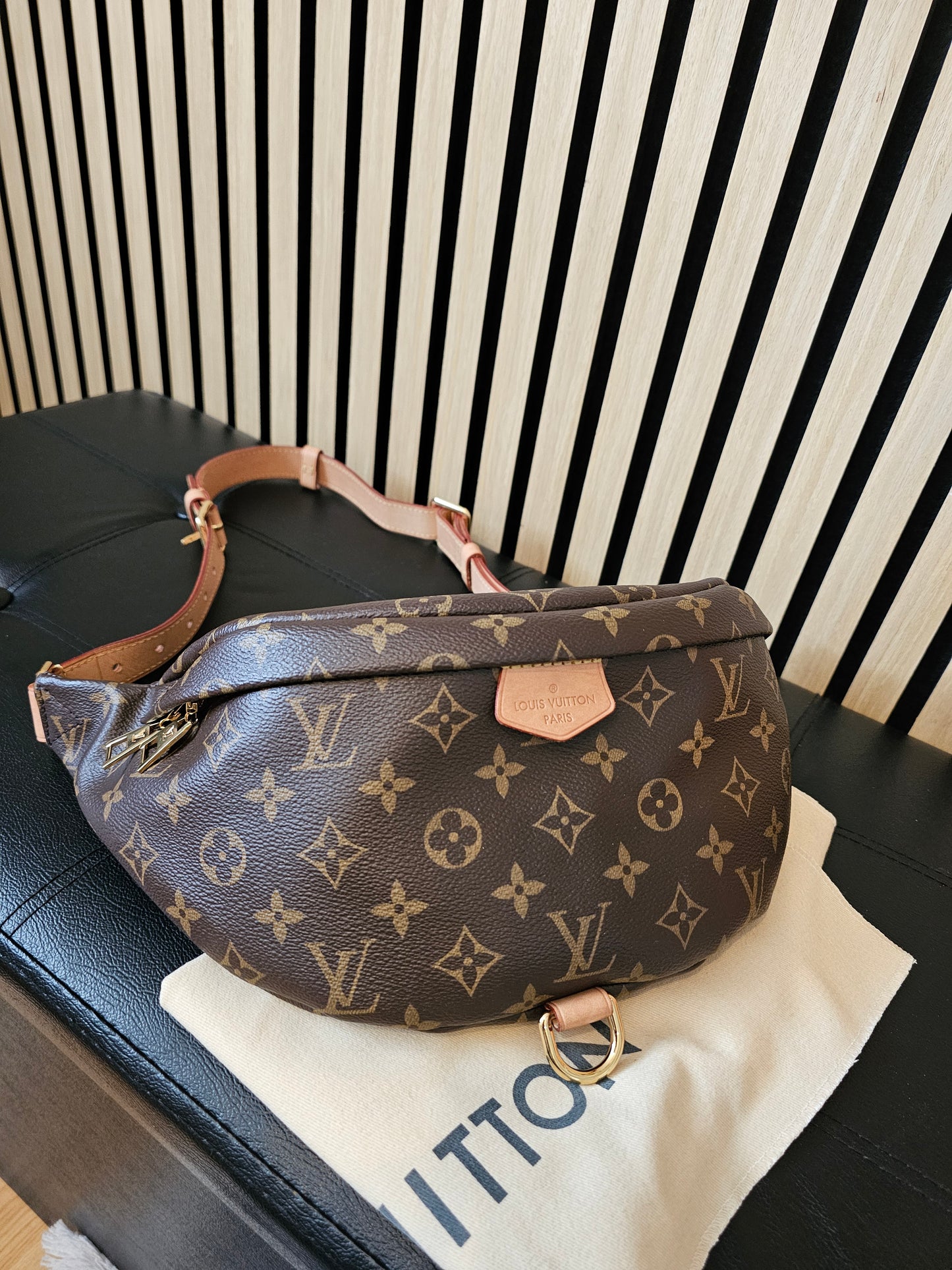 M43644 - Louis Vuitton bag, bumbag in monogram kanvas.