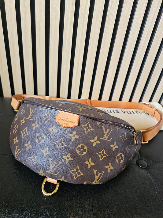 M43644 - Louis Vuitton Bumbag, MNG Kanvas.
