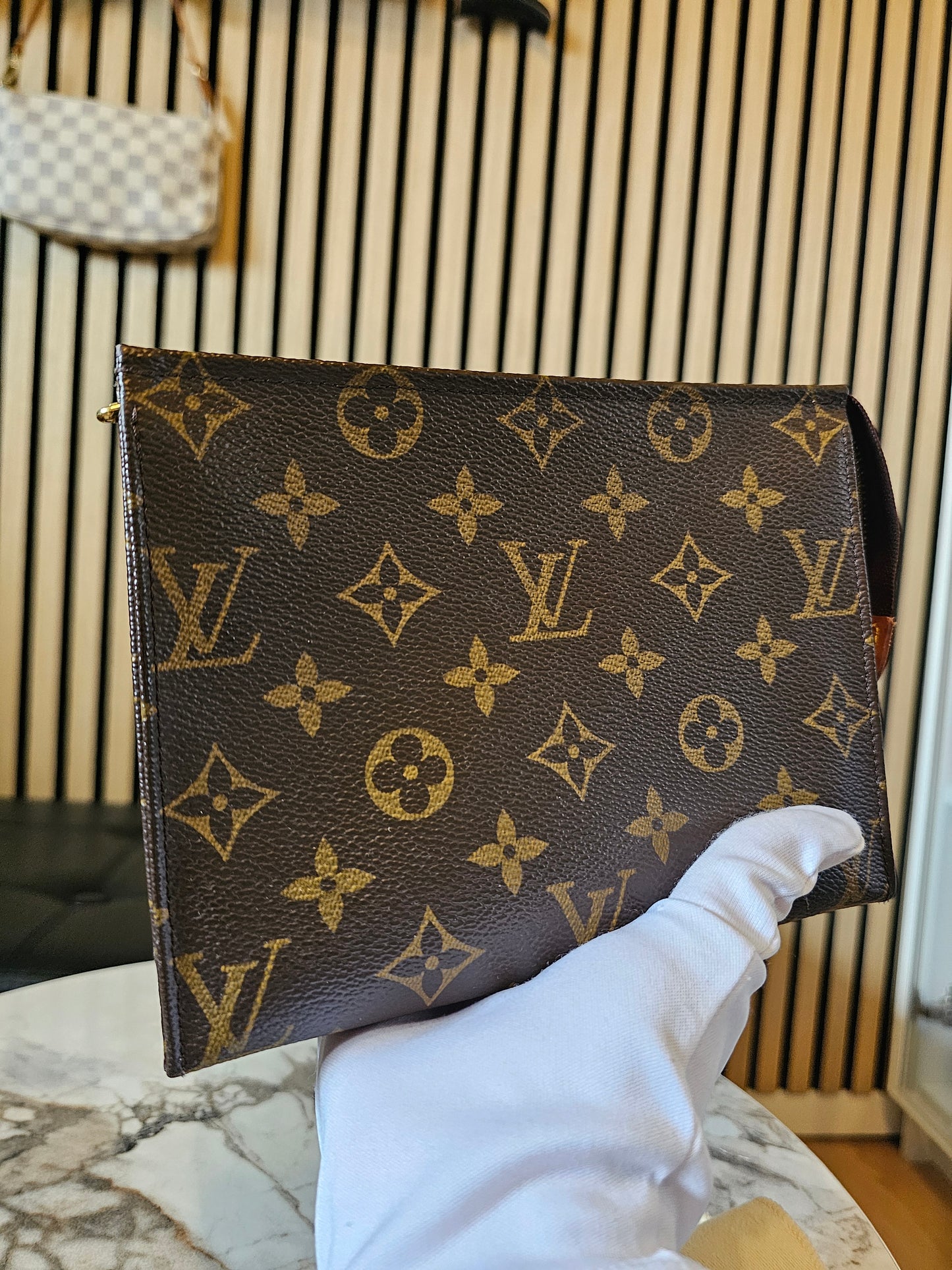 Louis Vuitton toiletry pouch 19, MNG kanvas.