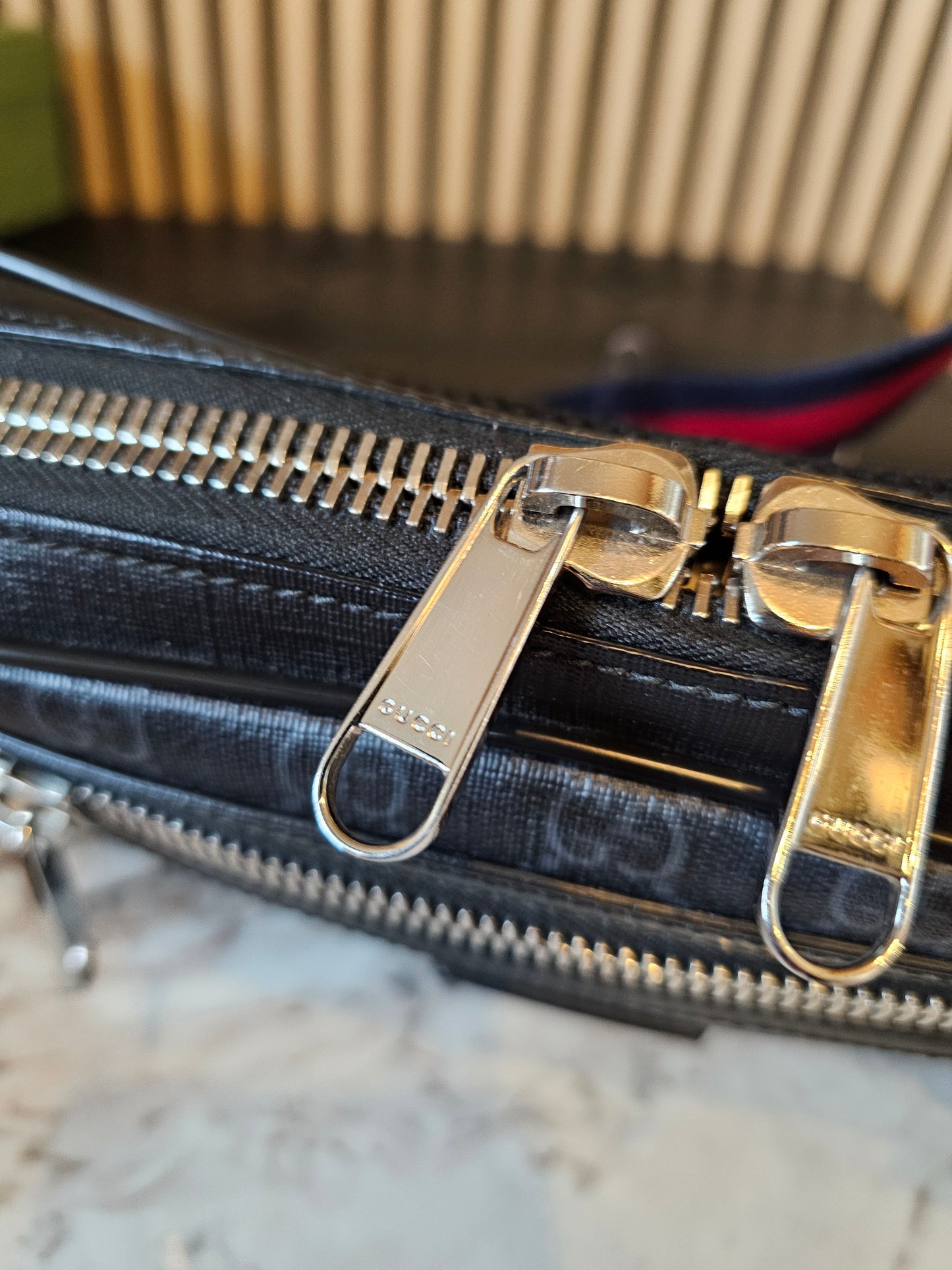 474293 - Gucci beltbag black GG supreme.