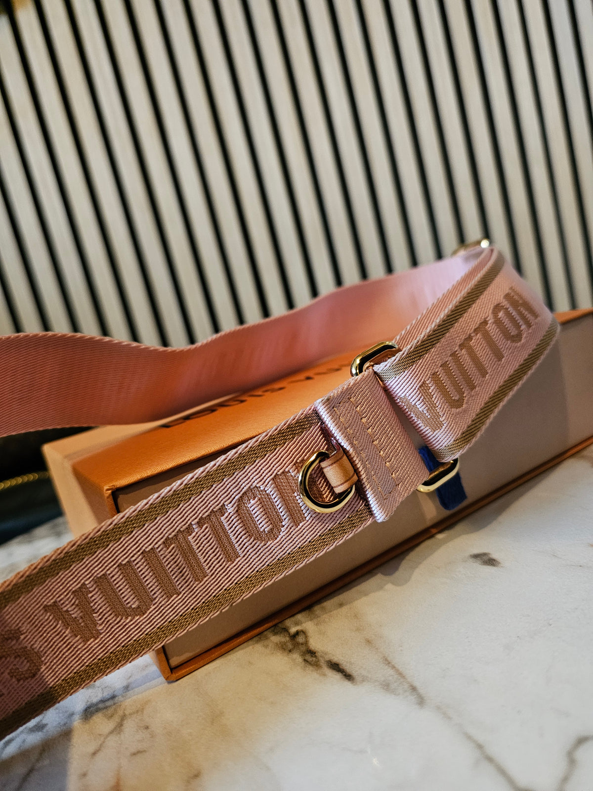 Louis Vuitton Pink bandouliere from multipochette accesories.