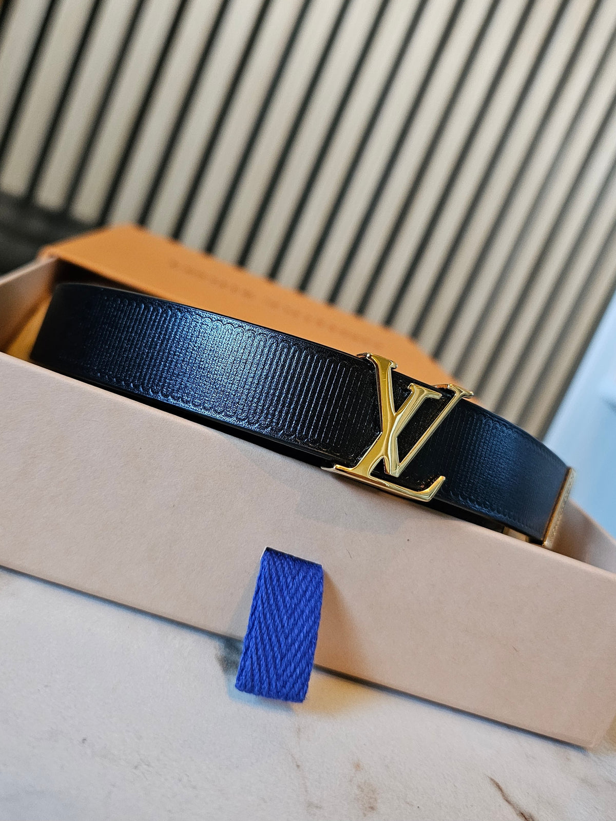 M9578 - Louis Vuitton LV iconic belt, 20mm, black leather.