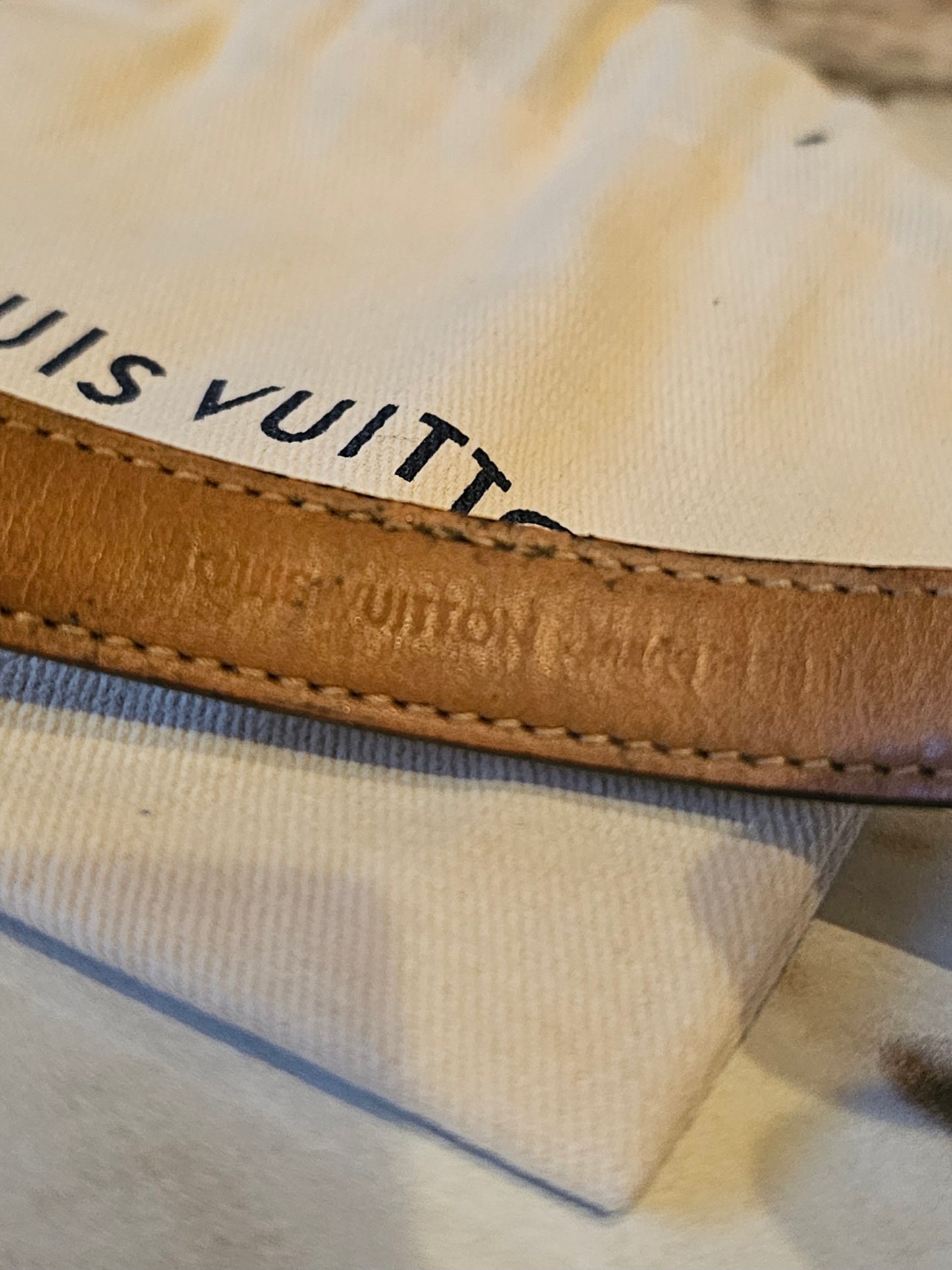 M6689 - Louis Vuitton bracelet nano monogram.