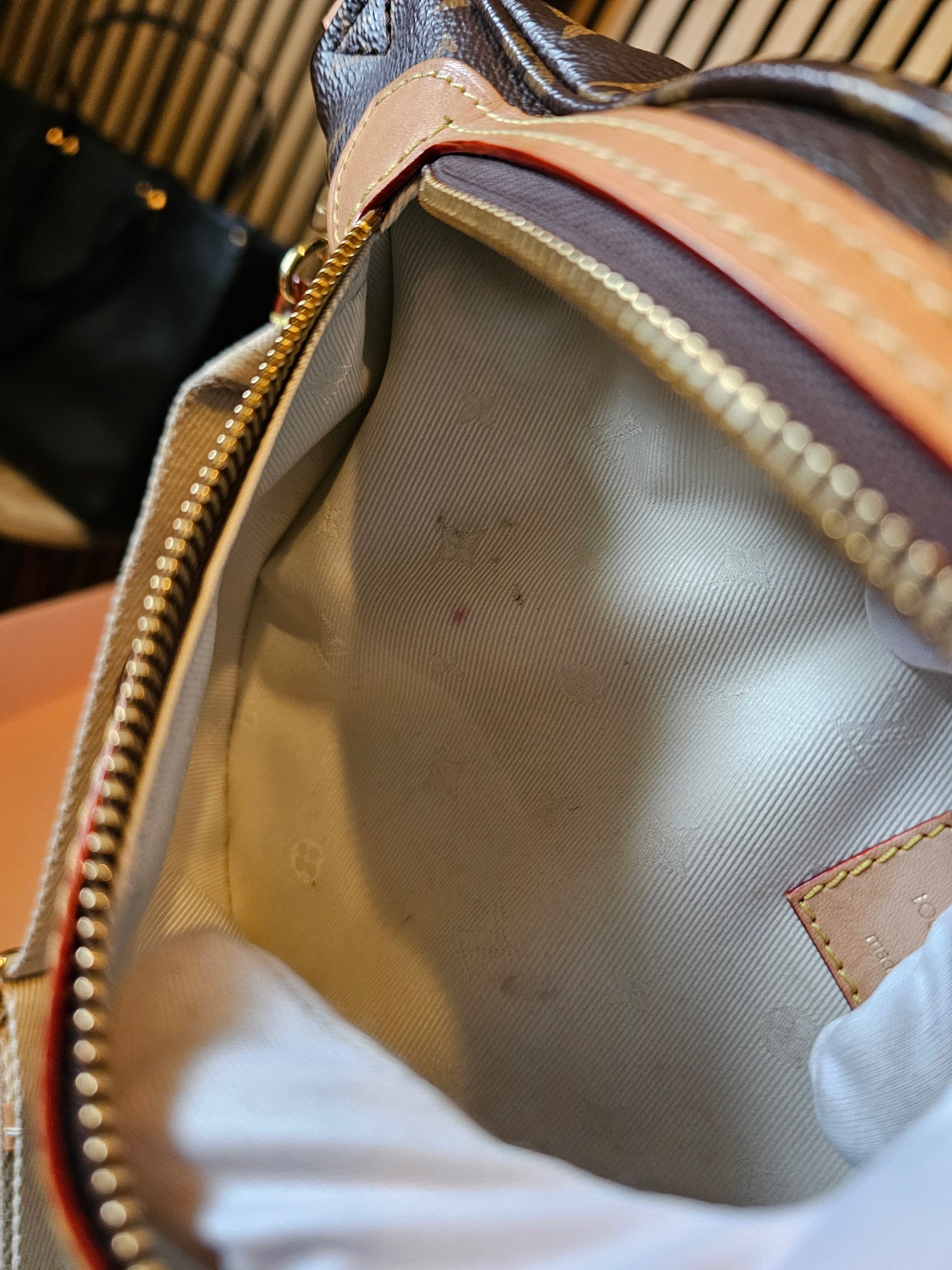 M46784 - Louis Vuitton bumbag, High Rise in Monogram kanvas.