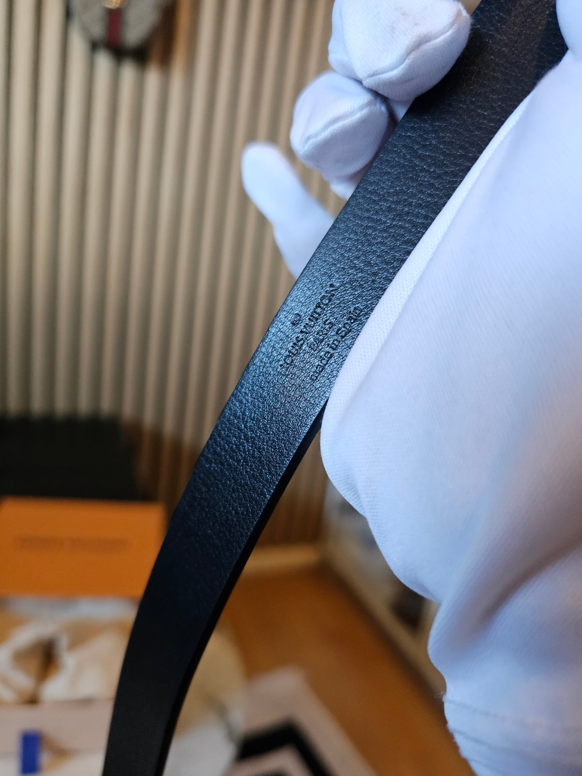 M9578 - Louis Vuitton LV iconic belt, 20mm, black leather.