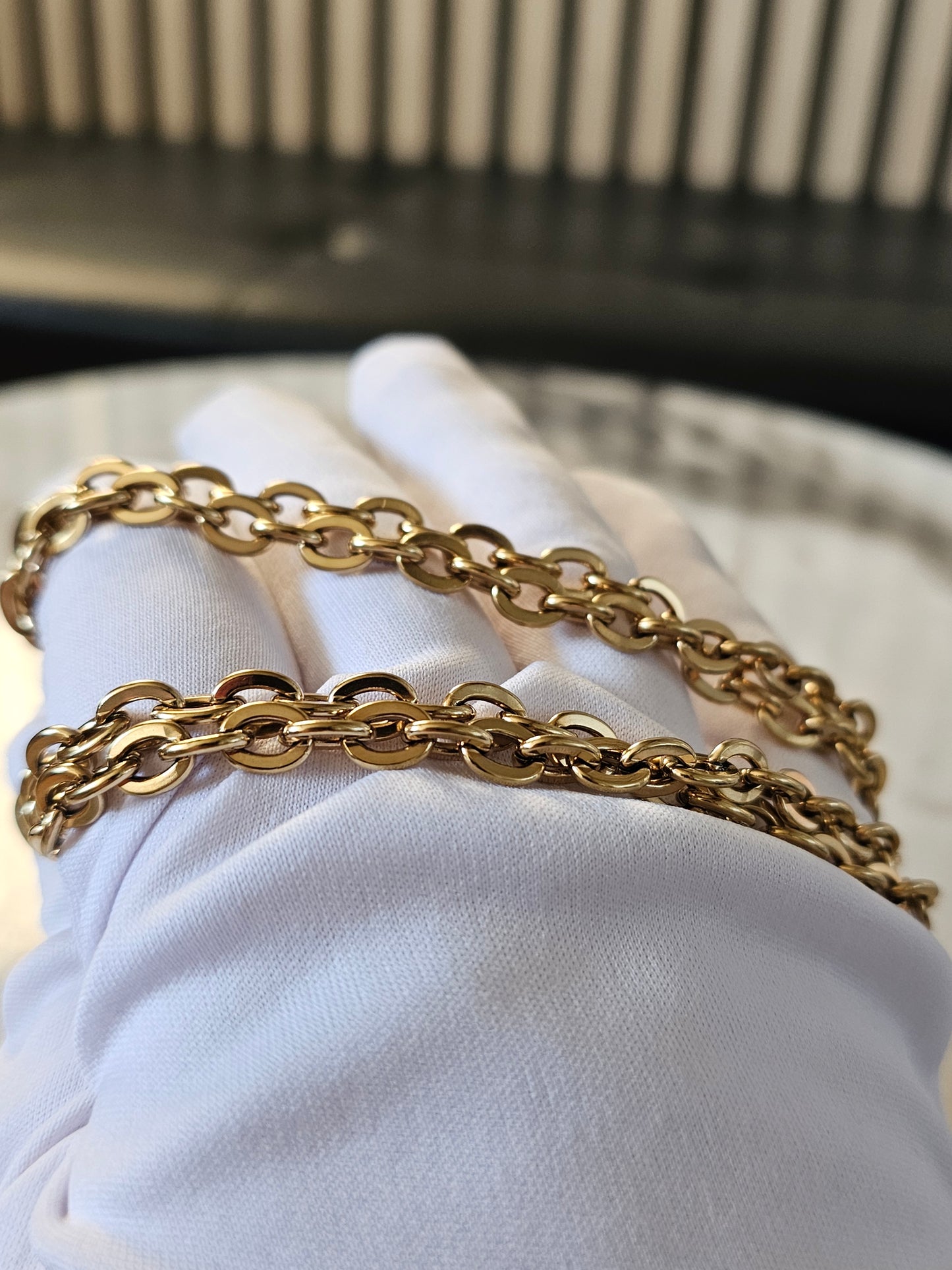 Louis Vuitton guldkæde fra Félicie pochette taske.