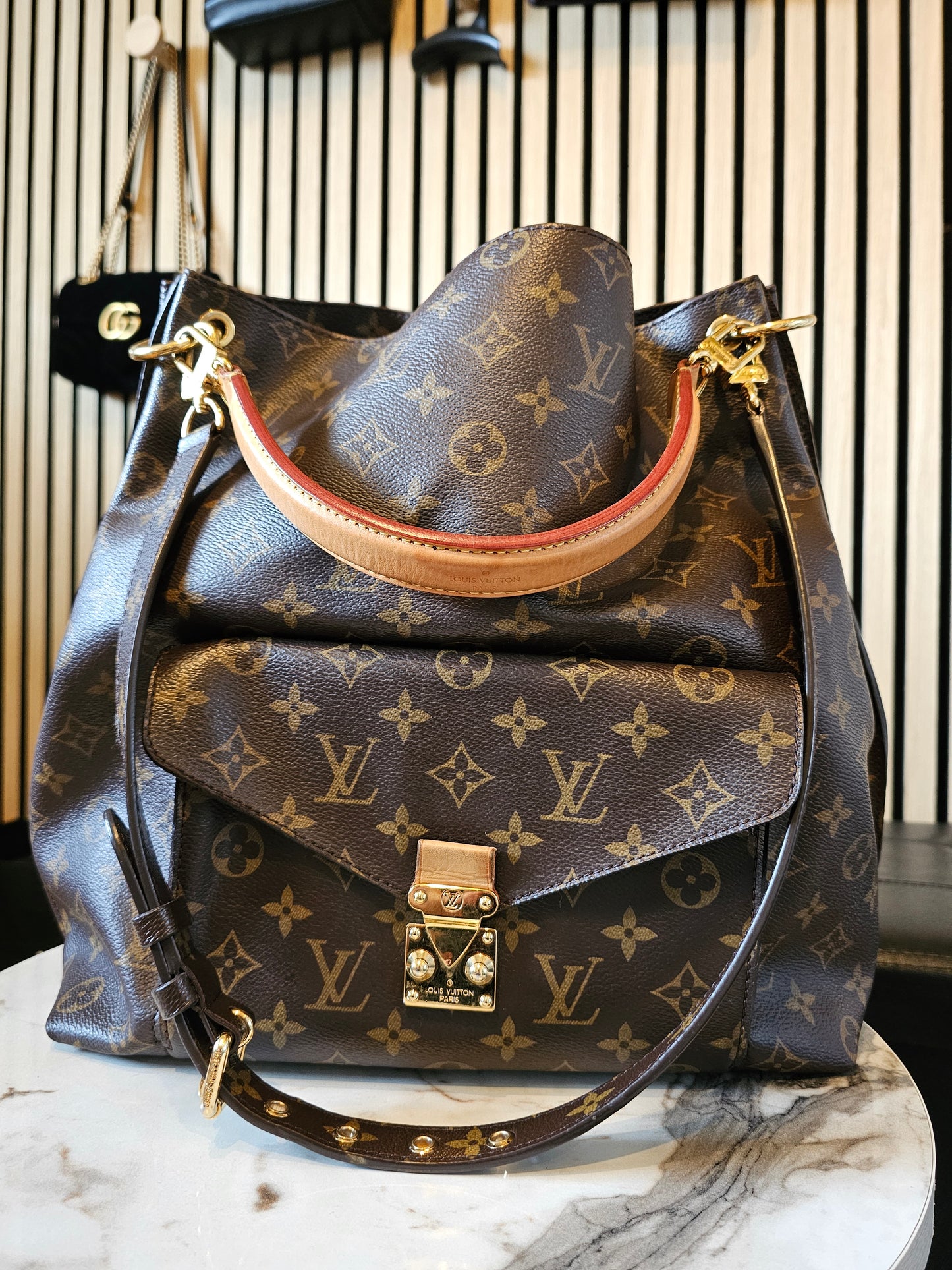 M40781 - Louis Vuitton Metis Hobo, monogram kanvas.