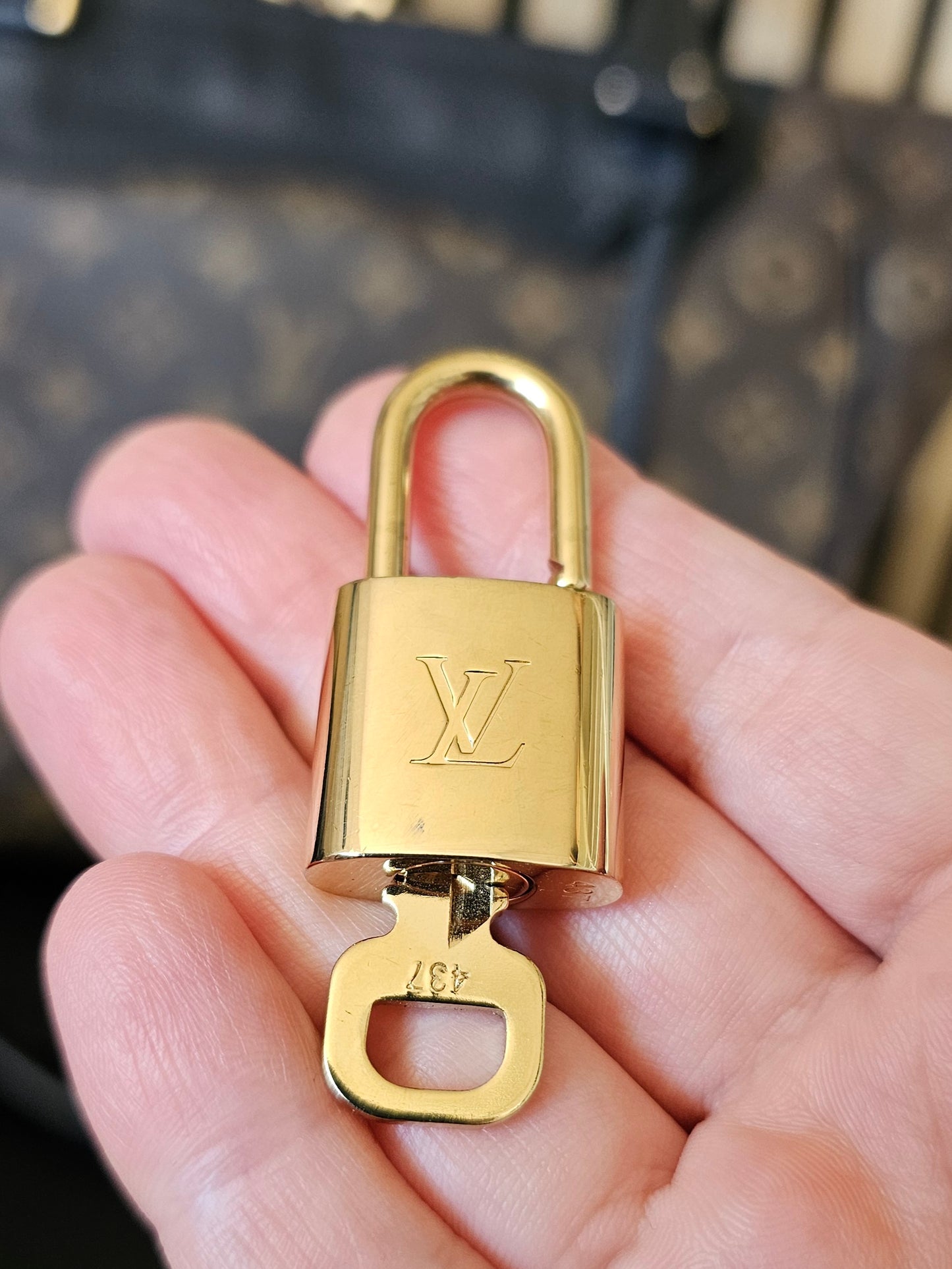 M51192 - Louis Vuitton Estrela MM, monogram kanvas - Black.