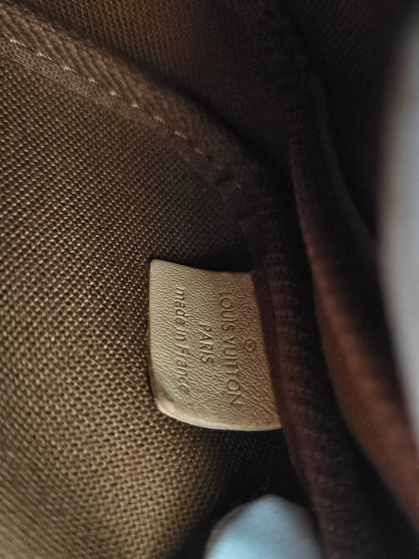 Louis Vuitton small pochette with chain, MNG kanvas.
