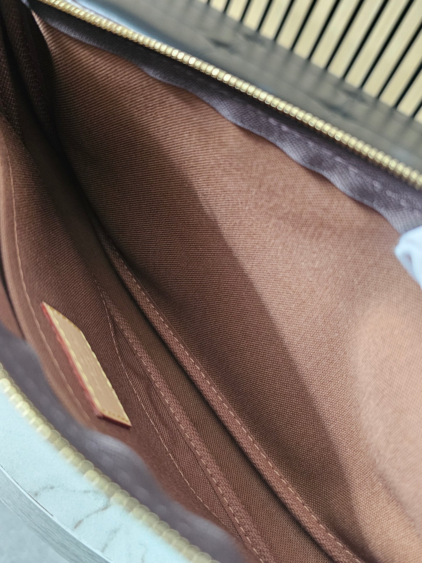 Louis vuitton large pochette accesories. Monogram kanvas.