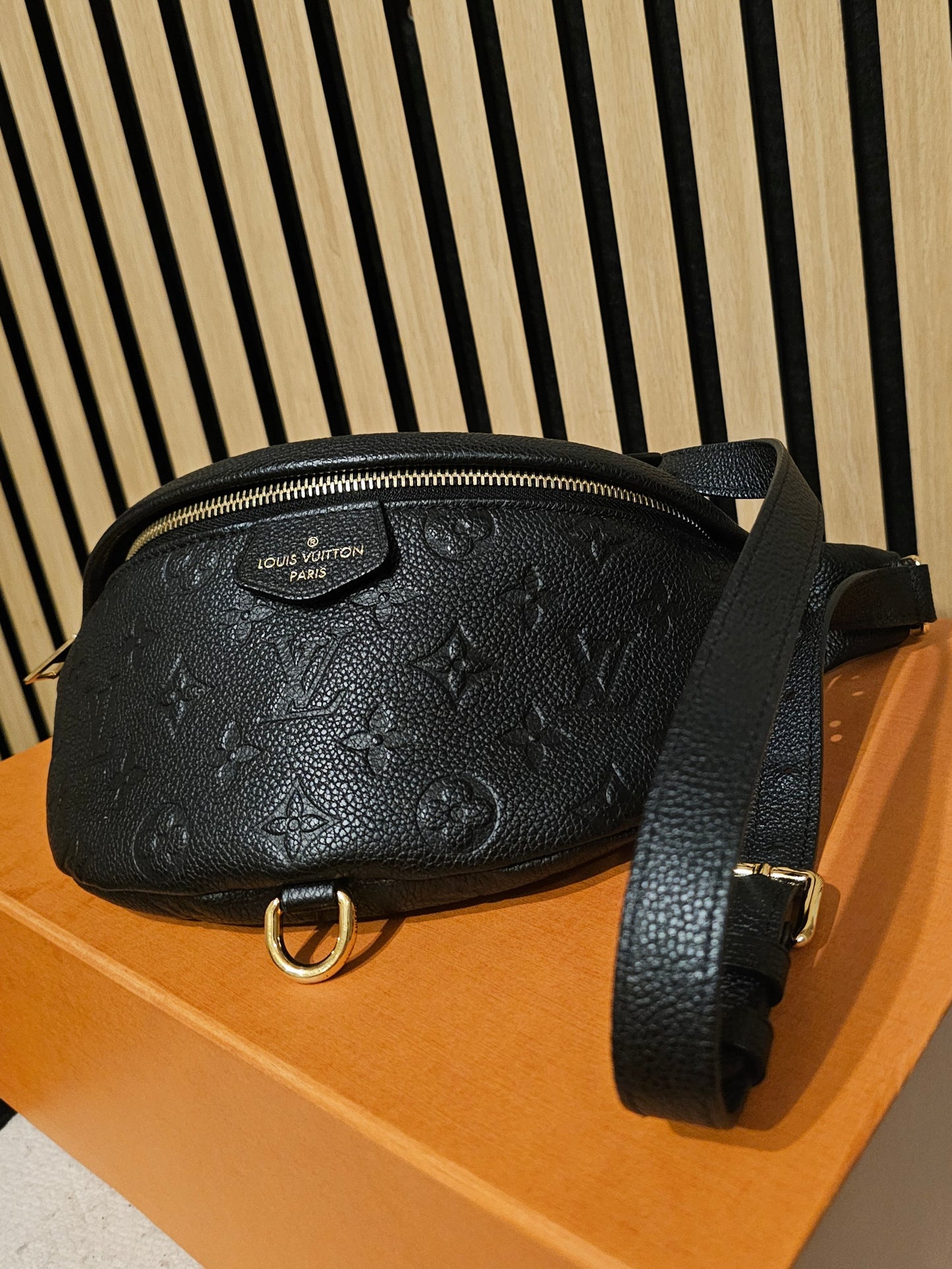 Louis Vuitton Bumbag, MNG.- Black Empreinte leather - M44812.