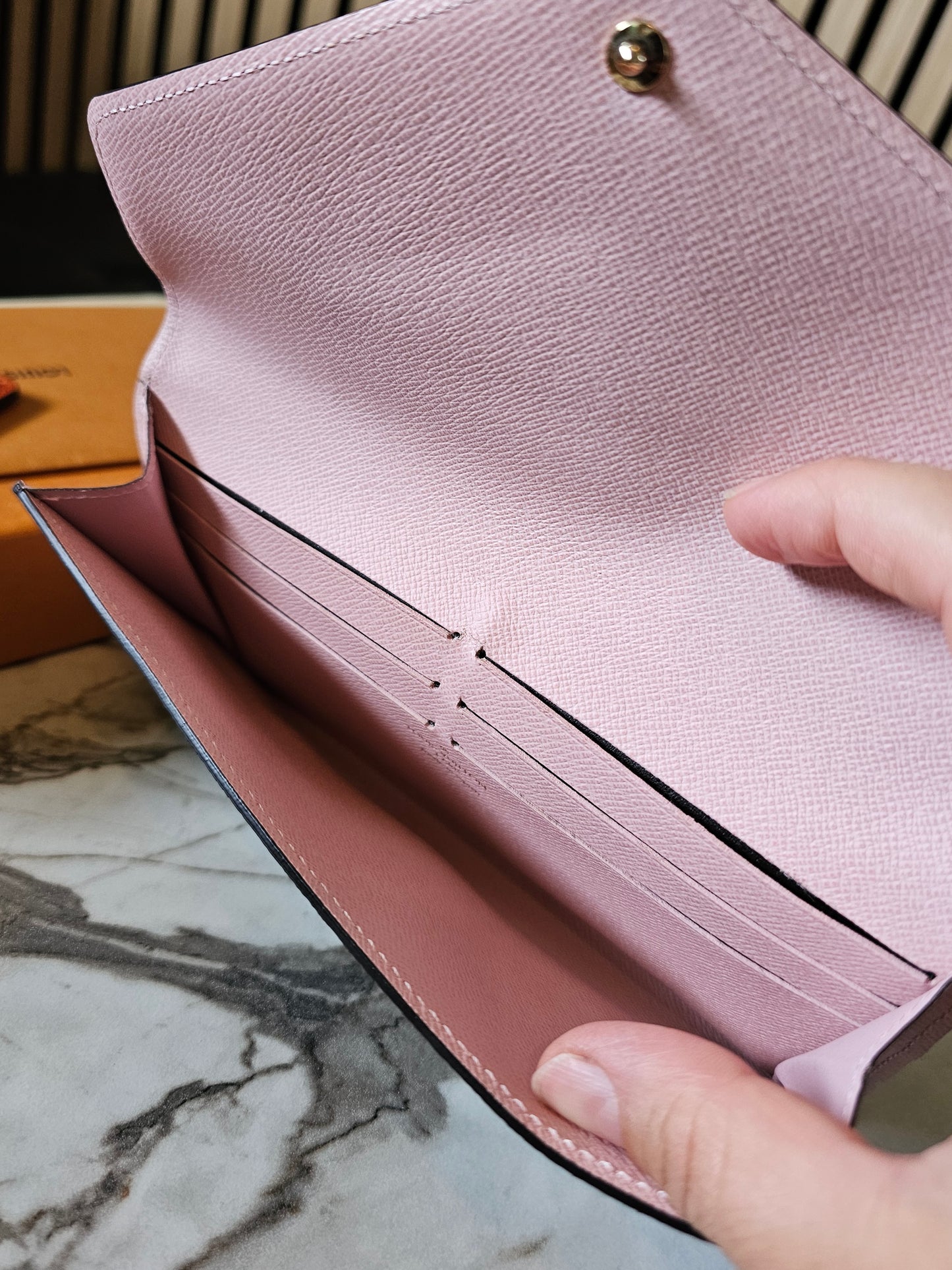 M62203 - Louis Vuitton, Jeanne wallet in MNG. Kanvas.