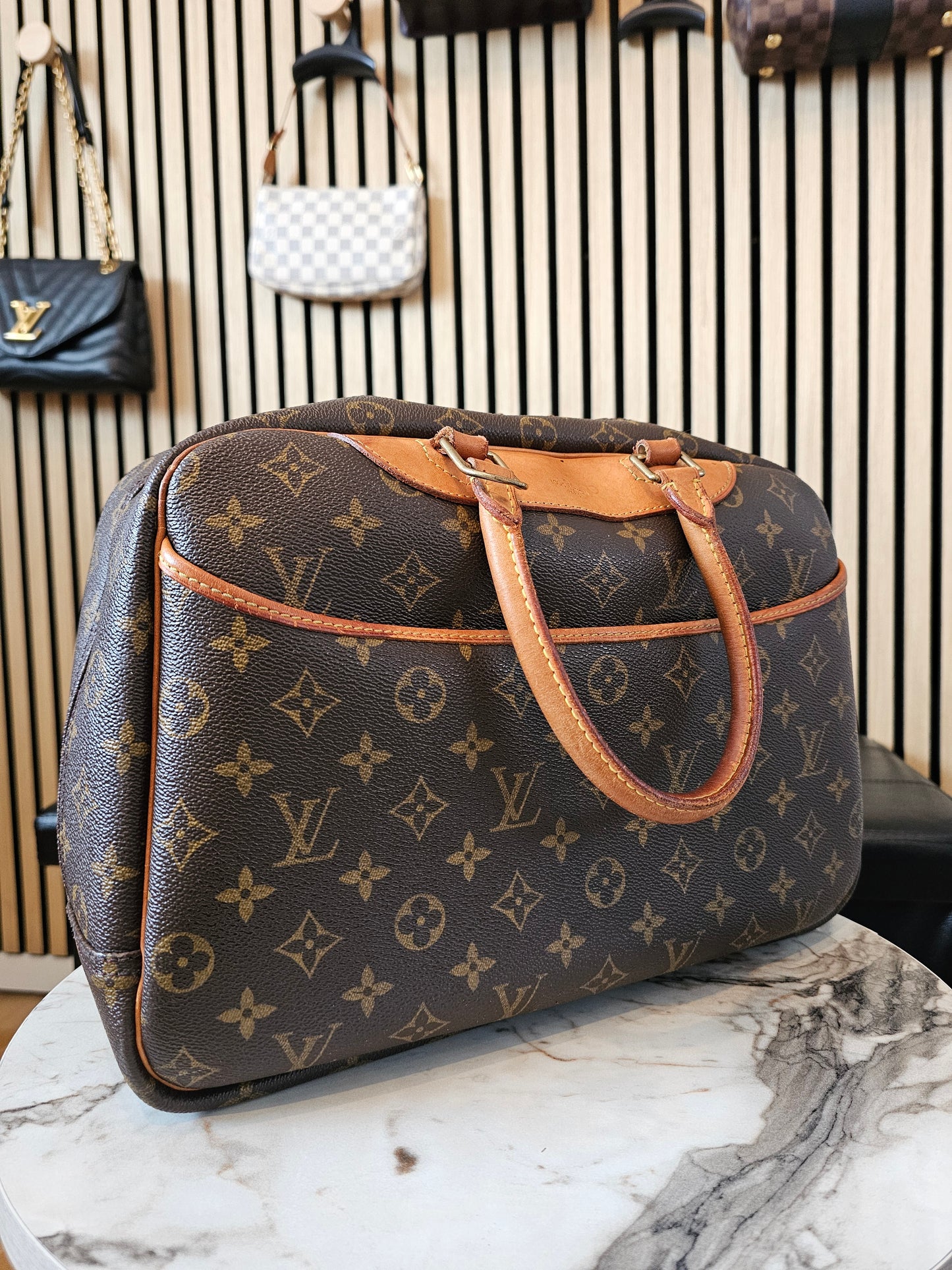 M47270 - Louis Vuitton Deauville bag i monogram kanvas.