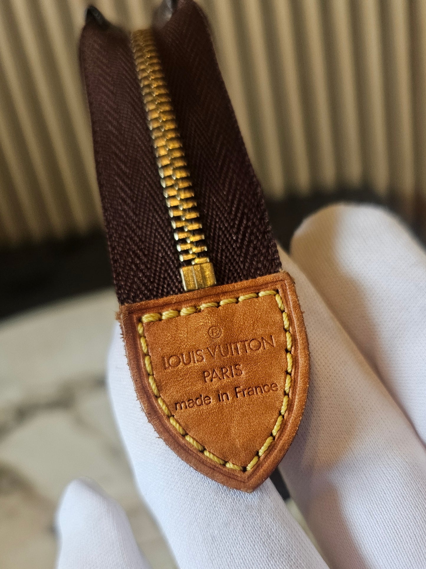 Louis Vuitton toiletry pouch 19, MNG kanvas.