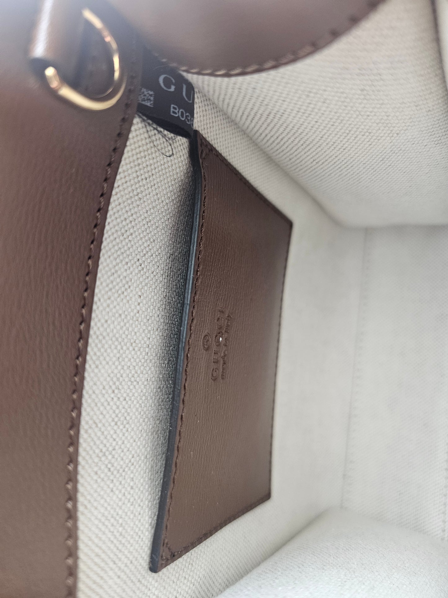 671623 - Gucci mini tote bag, GG supreme.