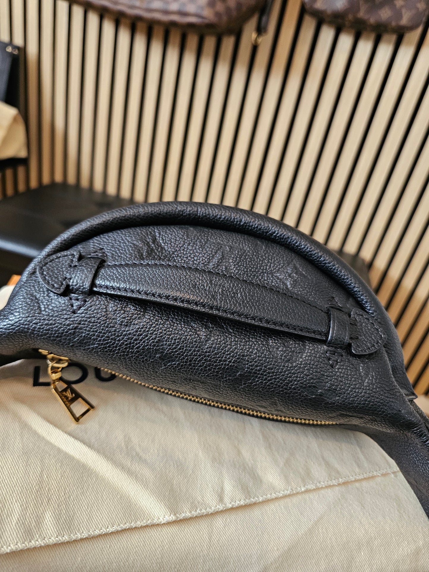 M44812 - Louis Vuitton Bumbag, MNG. Black empreinte leather.