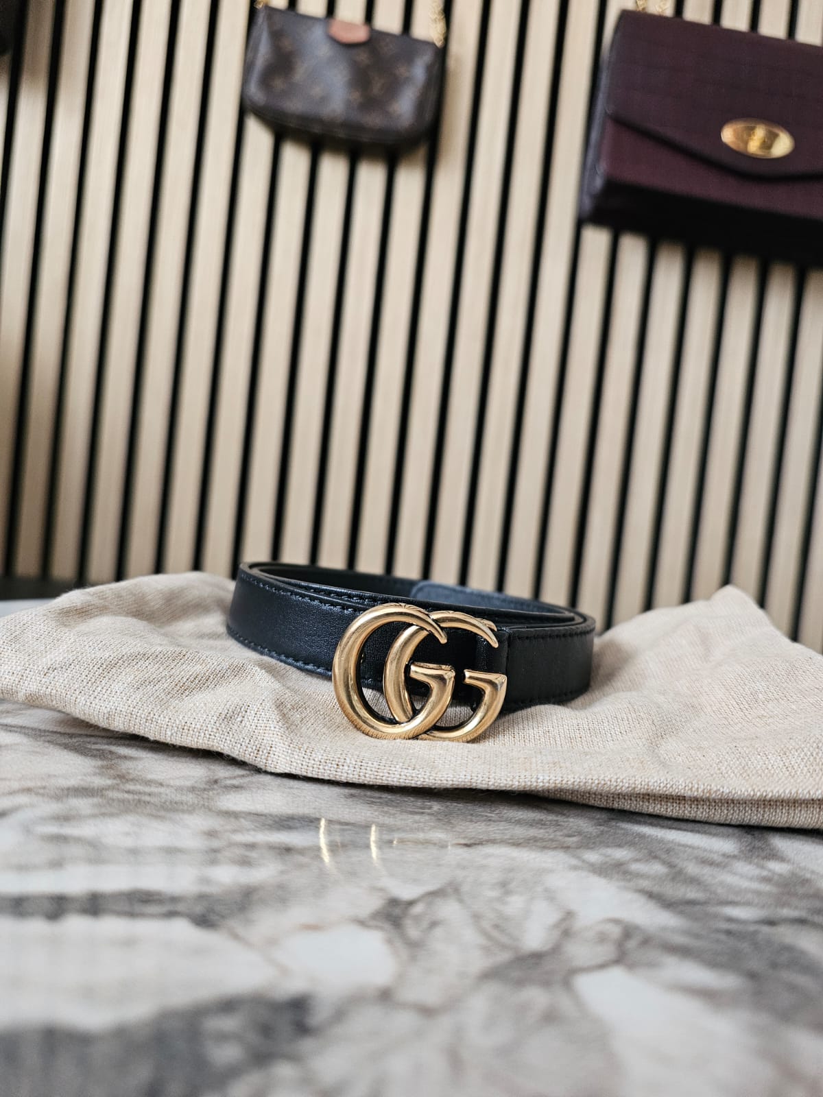 409417- Gucci GG thin belt, black.