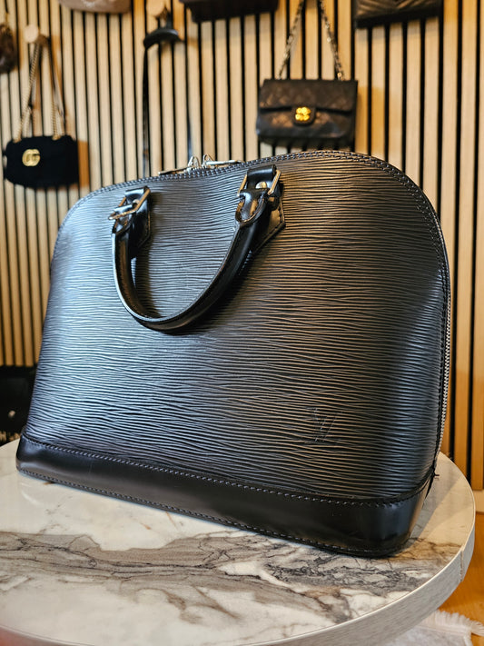 Louis Vuitton Alma PM, Black epi leather, SHW.