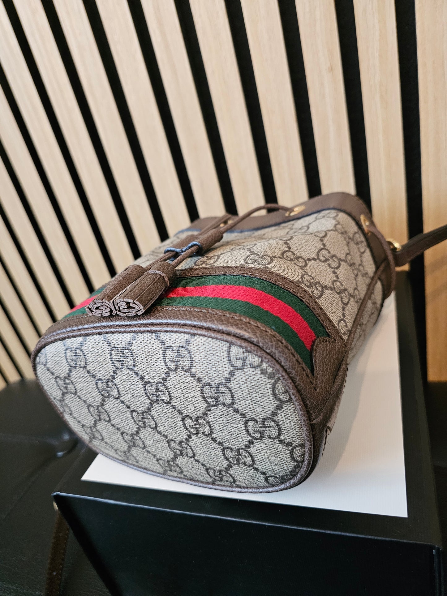 550620 - Gucci ophidia bucket bag, GG supreme kanvas.