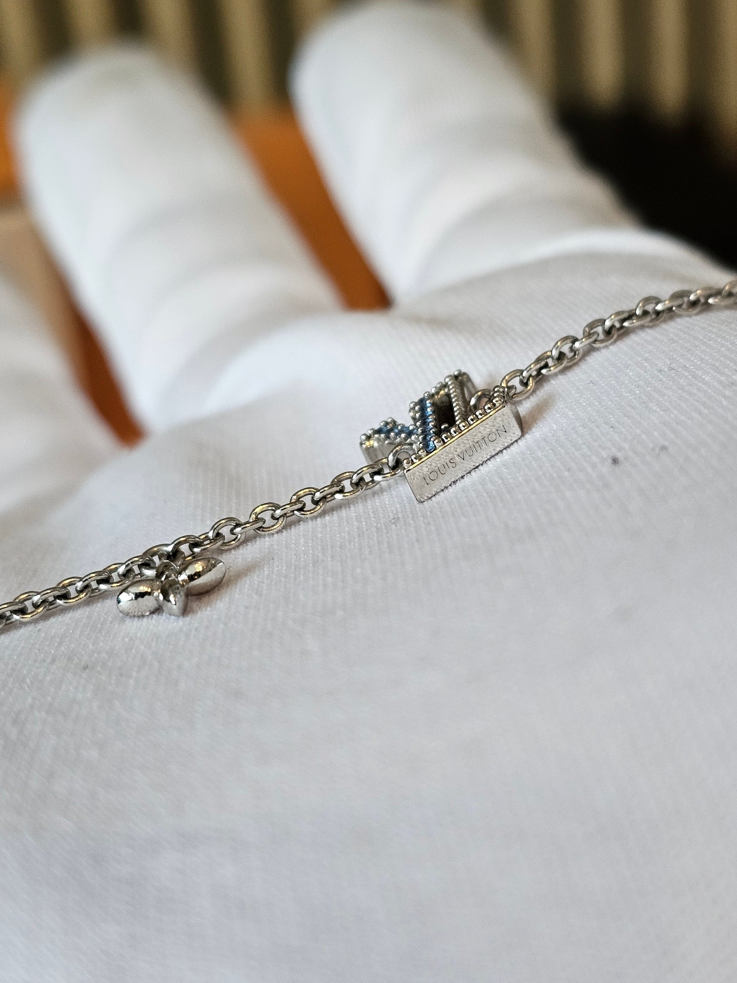M0941A - Louis Vuitton, LV iconic bracelet, silver with blue stones.
