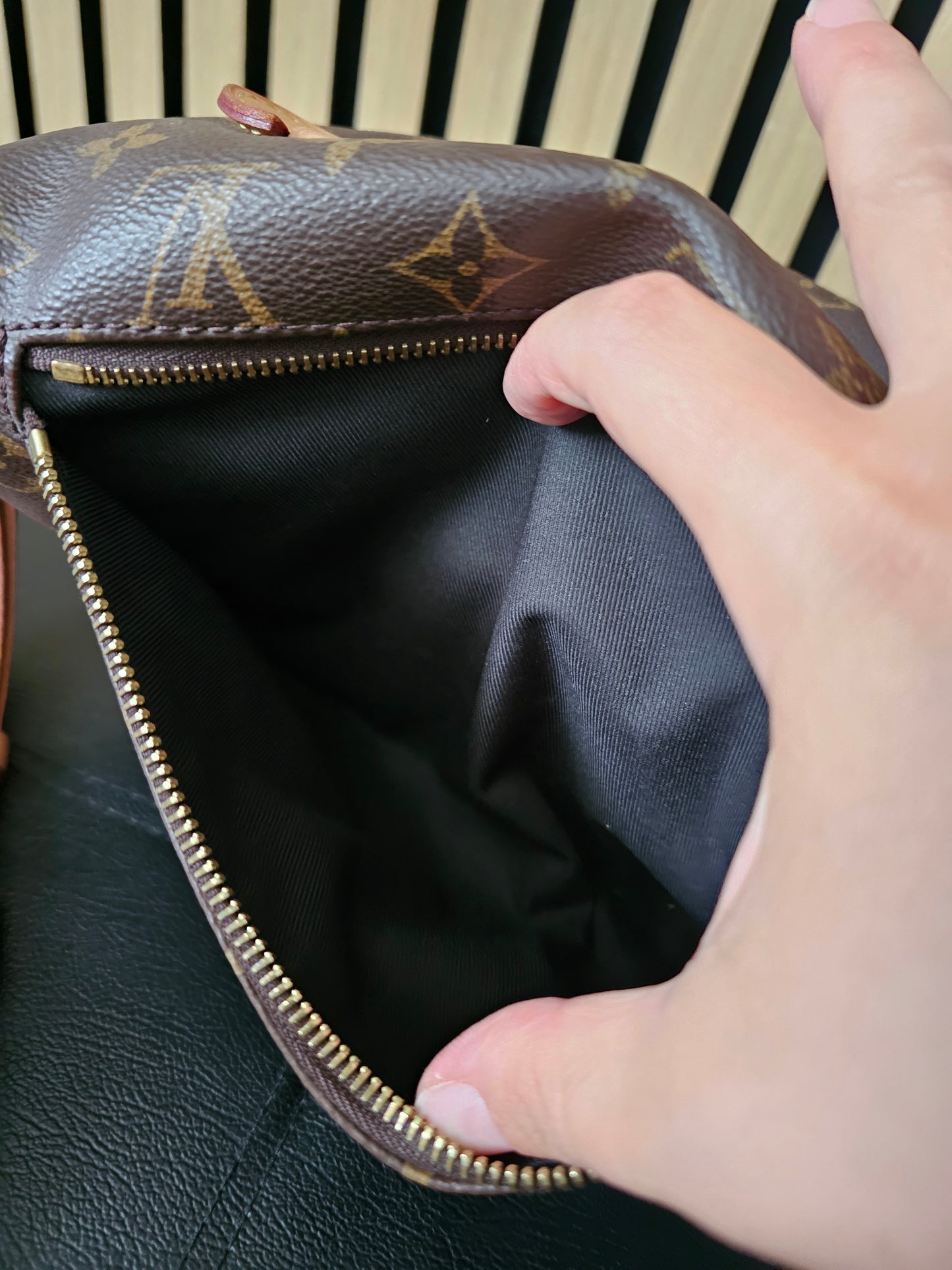 M43644 - Louis Vuitton bag, Bumbag, monogram kanvas.