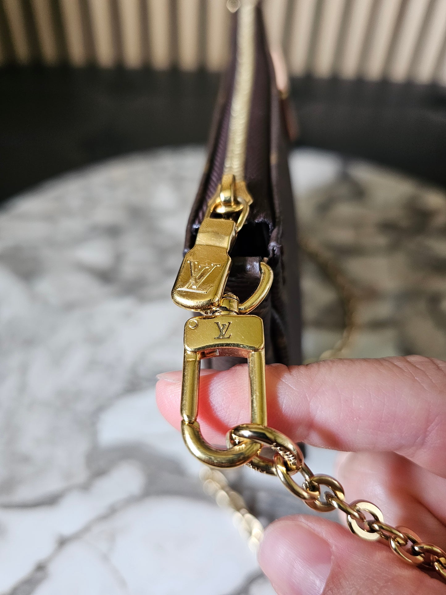 Louis Vuitton pochette with chain, monogram kanvas.