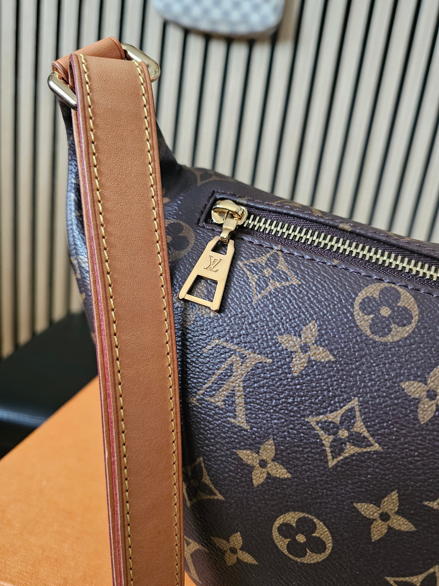 M43644- Louis Vuitton bumbag, MNG. Kanvas.
