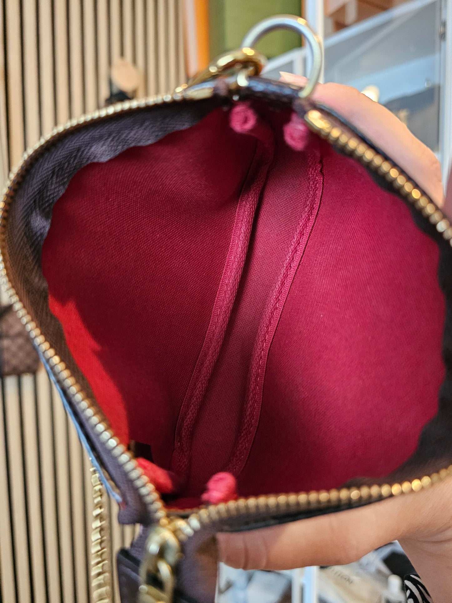 N58009 - Louis Vuitton mini pochette acc. Damier ebene.