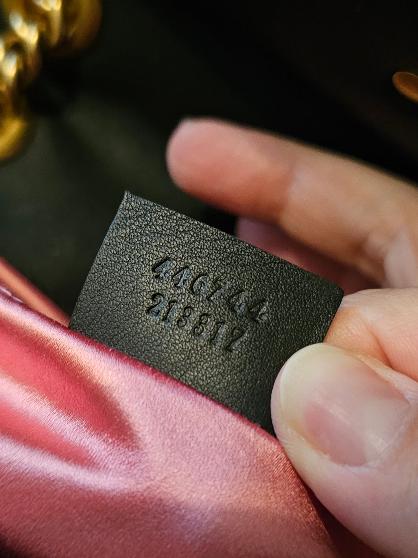 Gucc GG marmont small bag in black velvet.