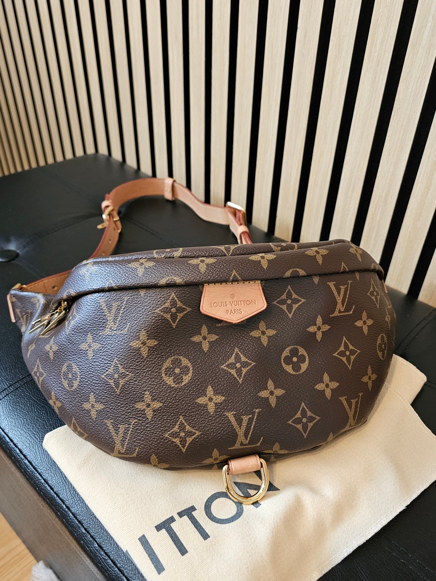 M43644 - Louis Vuitton bag, bumbag in monogram kanvas.