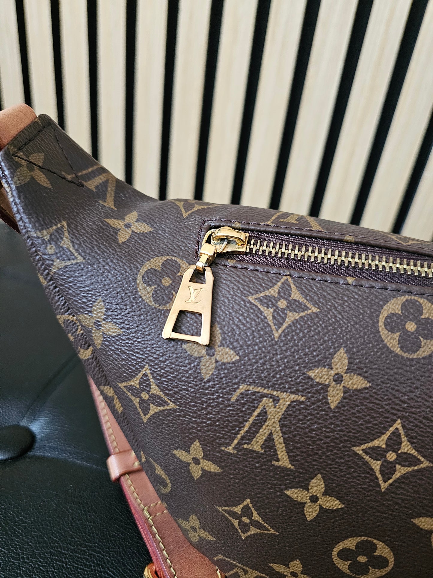 M43644 - Louis Vuitton bag, Bumbag, monogram kanvas.