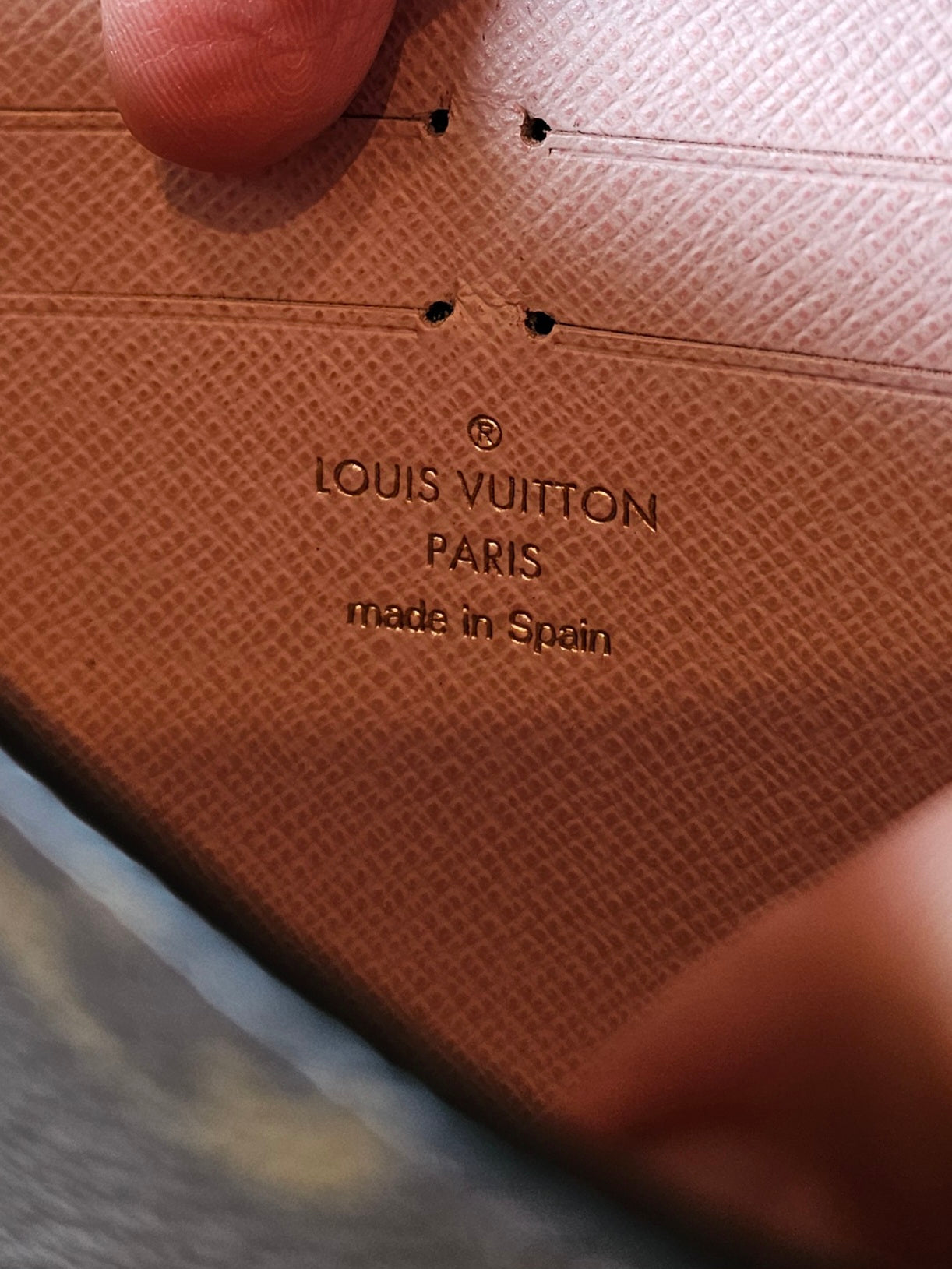 M62203 - Louis Vuitton, Jeanne wallet in MNG. Kanvas.