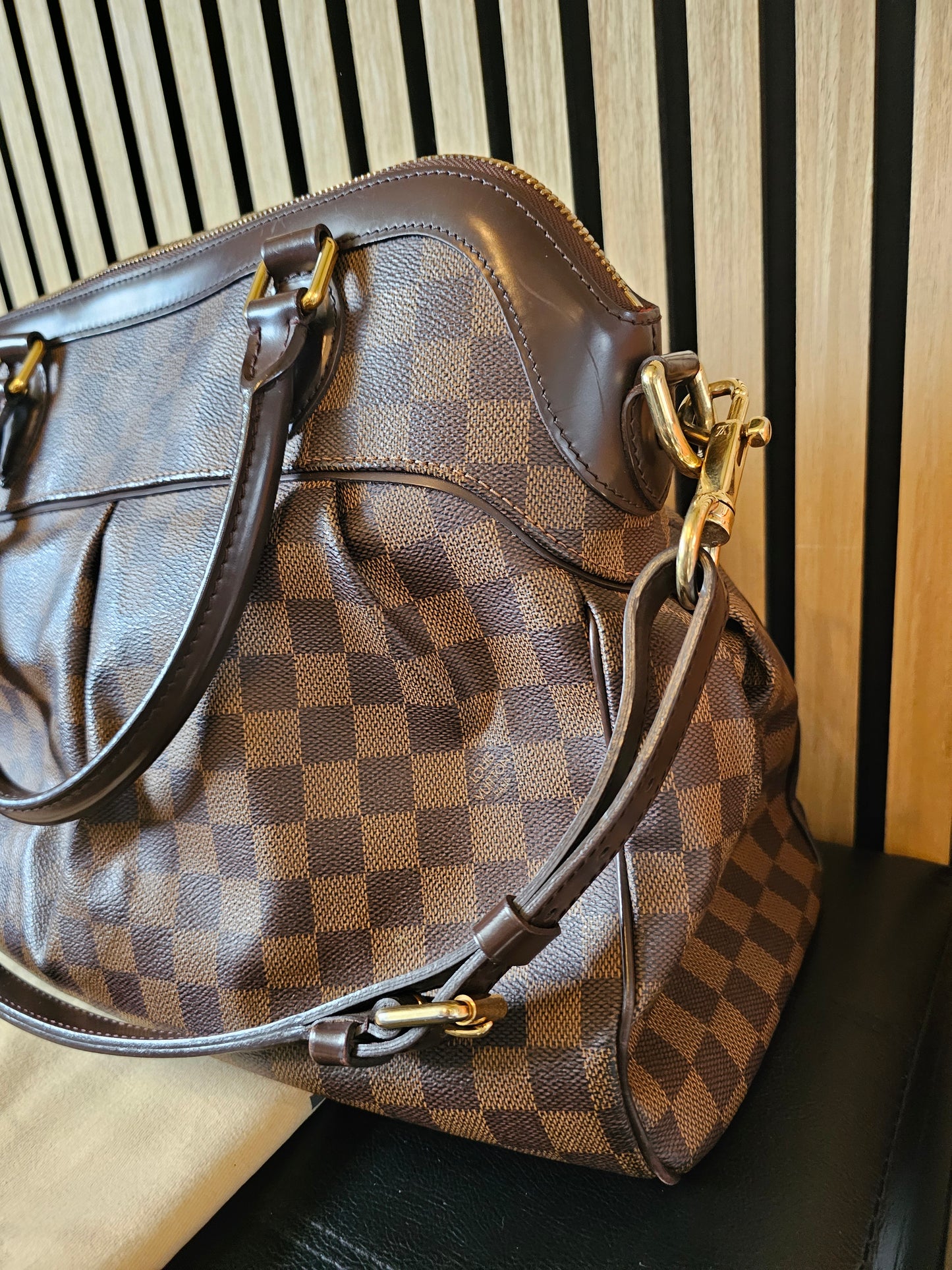 Louis Vuitton bag, Trevi GM, damier ebene.